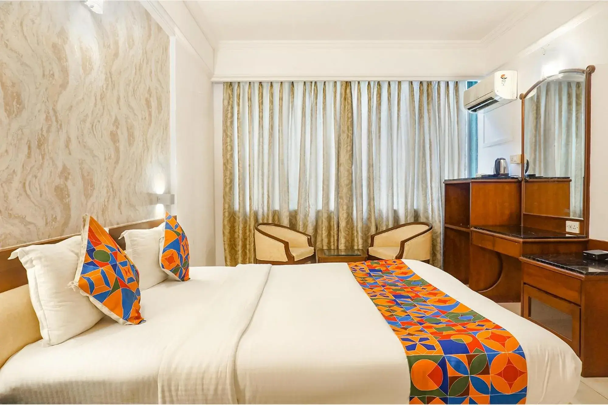 Bed in FabHotel Prime Golden Emerald - Nr St Mary's Church CNI Bed in FabHotel Prime Golden Emerald - Nr St Mary's Church CNI