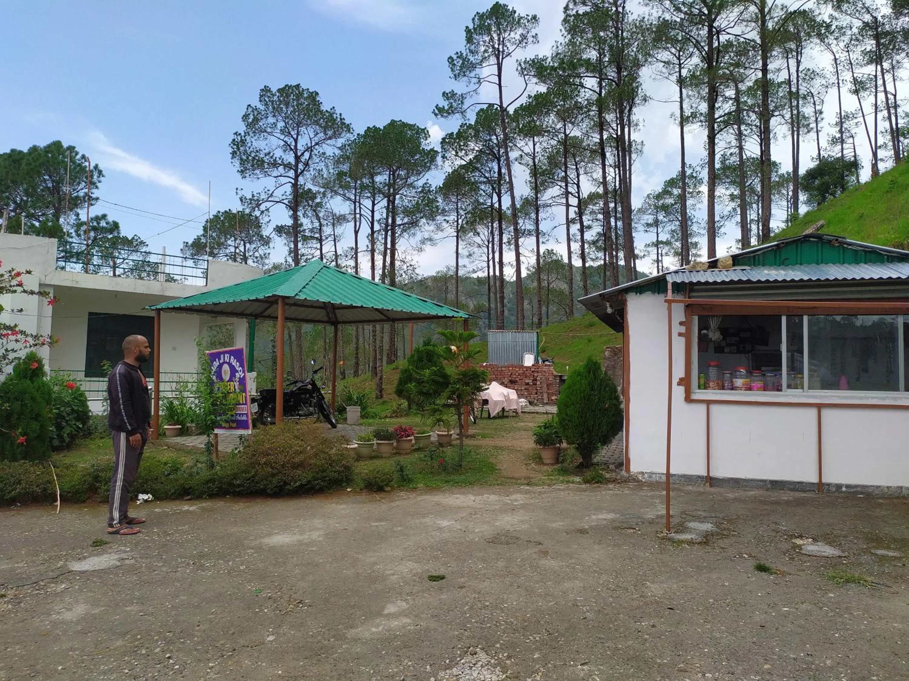 Restaurant/places to eat in The Green Pine Cottage