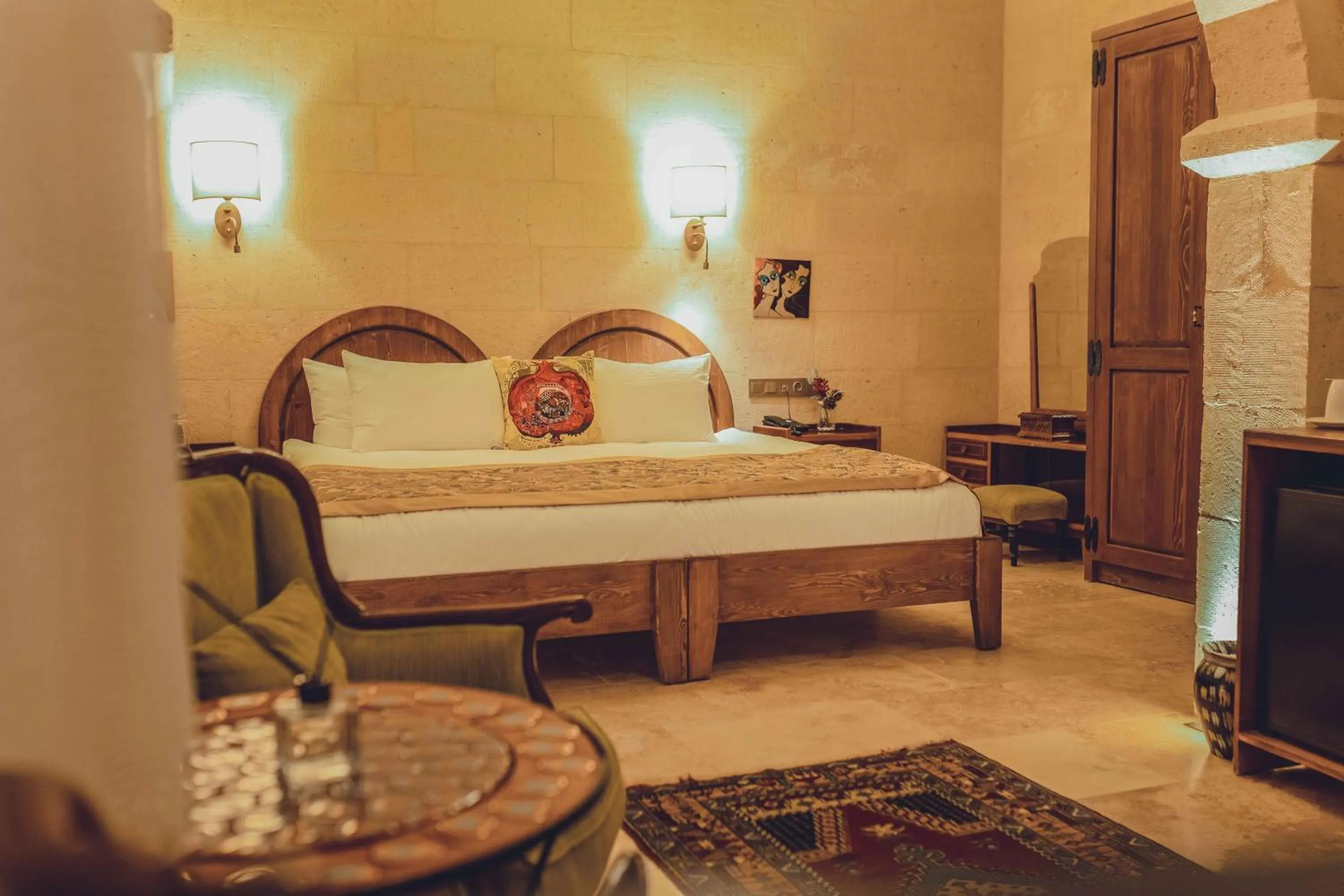 Bed in Peristyle Cave Cappadocia- Special Class