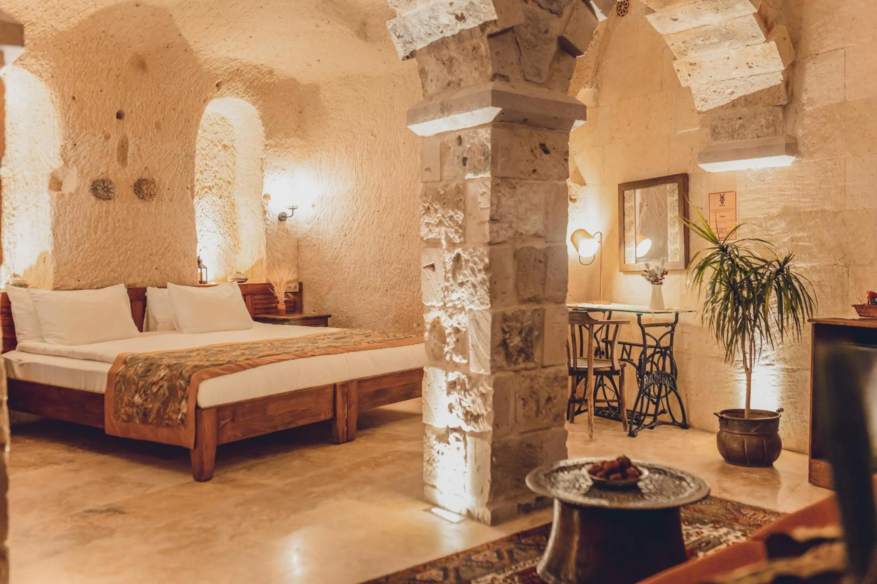 Bathroom, Bed in Peristyle Cave Cappadocia- Special Class