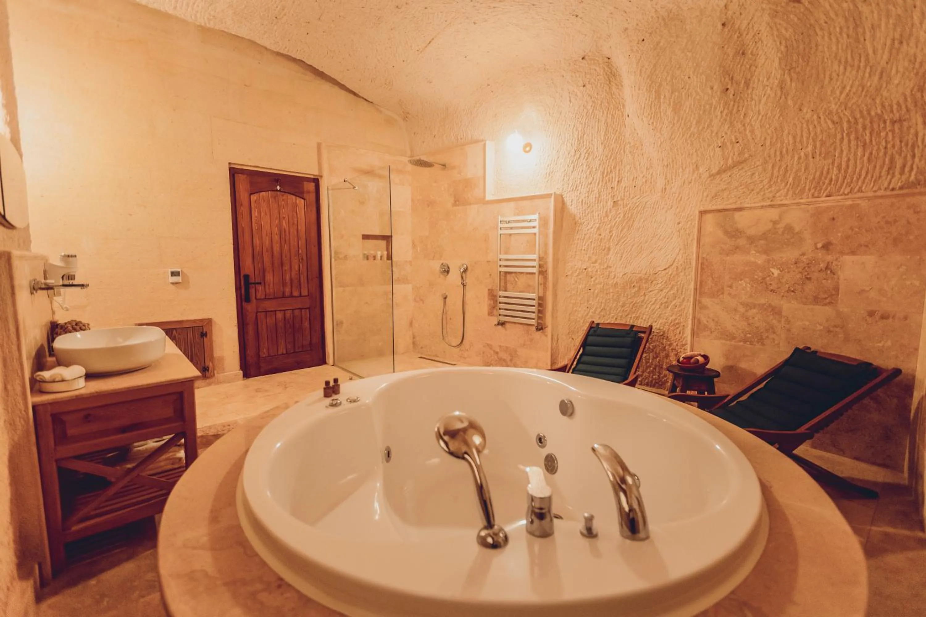 Bathroom in Peristyle Cave Cappadocia- Special Class