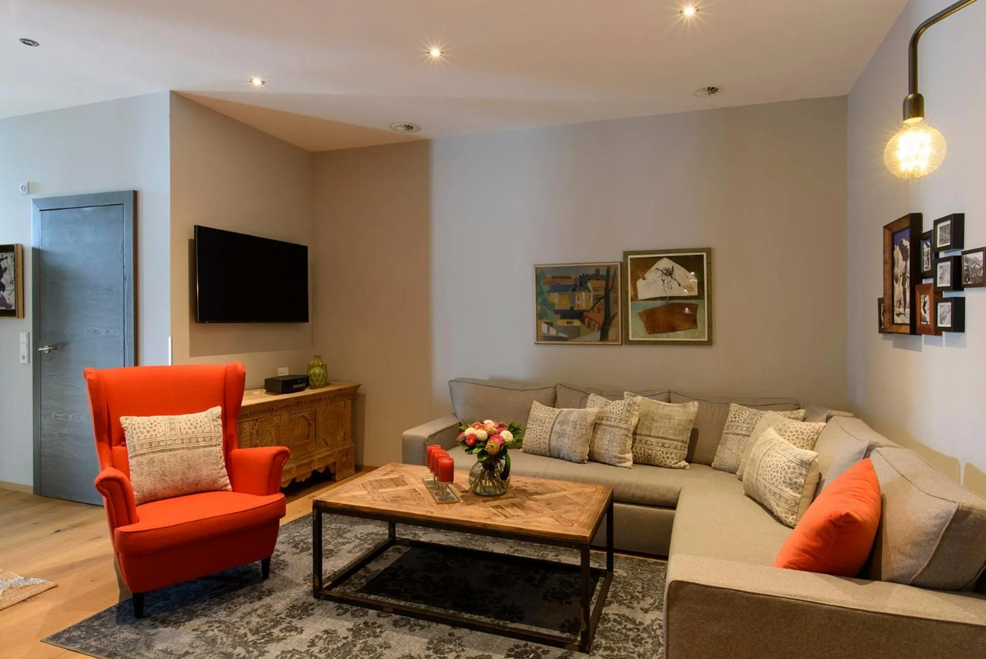 Photo of the whole room in Skihotel Galzig B&B