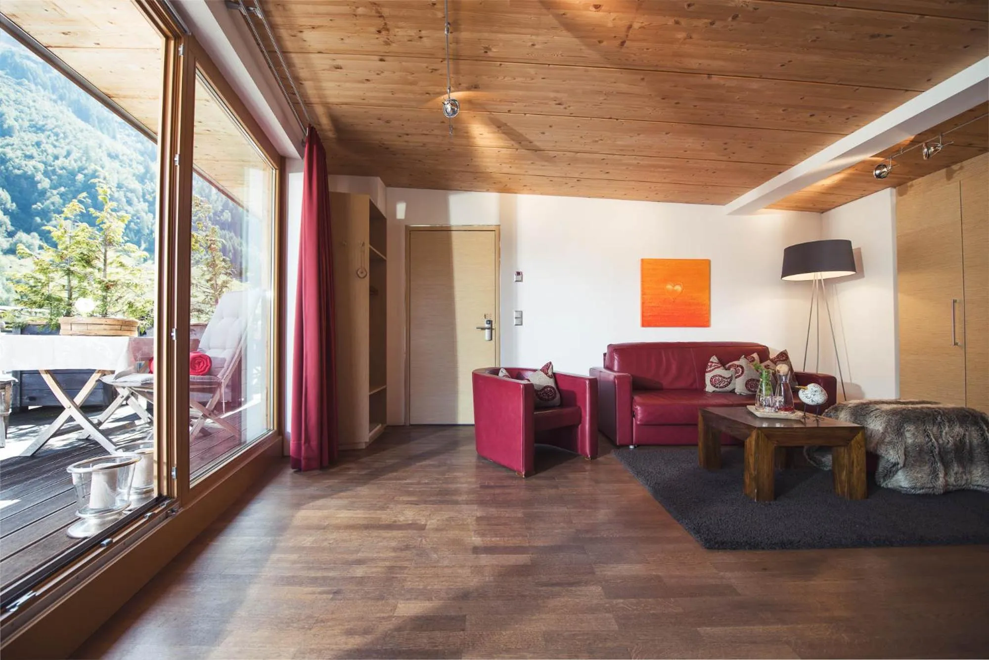 Photo of the whole room in Skihotel Galzig B&B