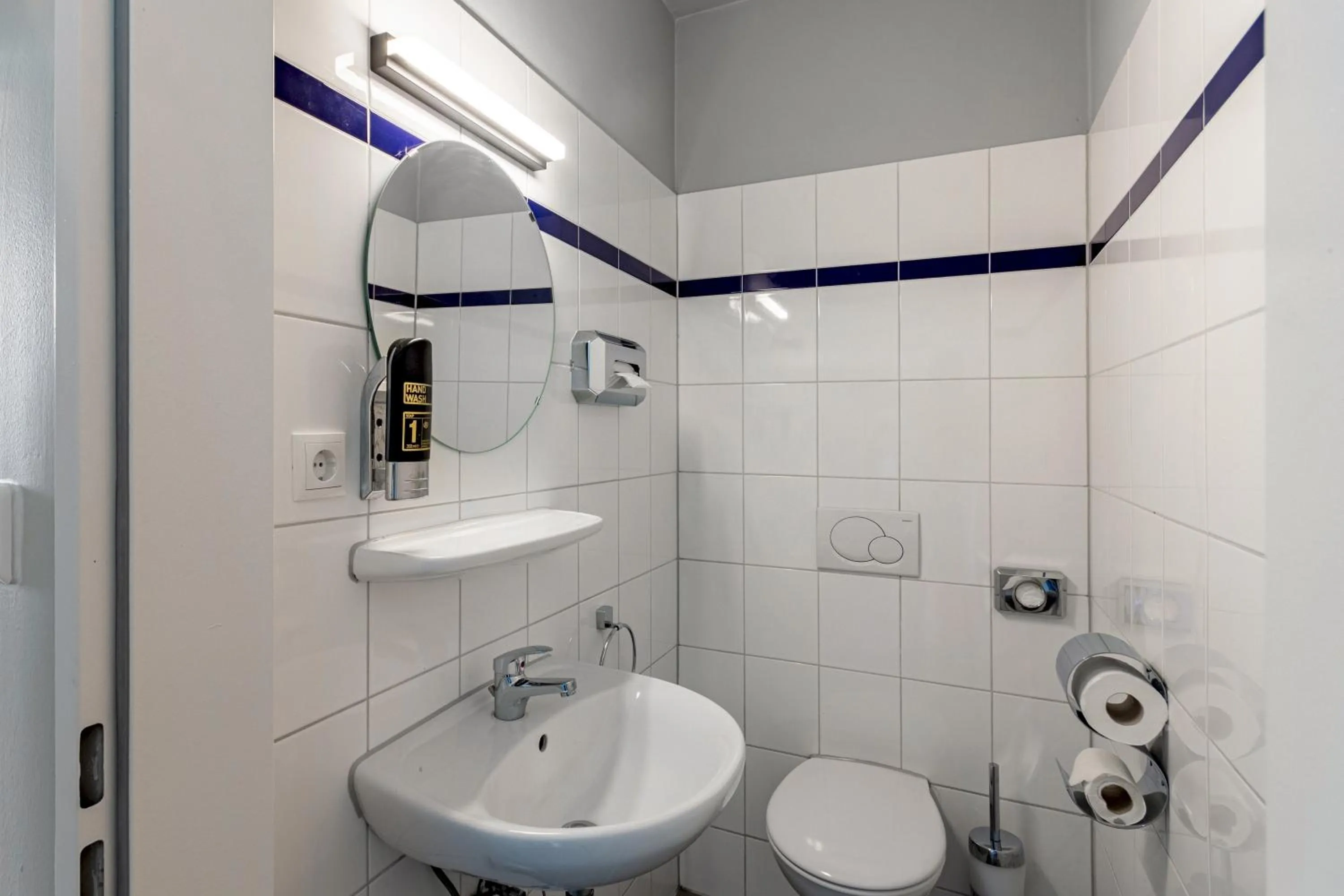 Toilet in a&o Leipzig Hauptbahnhof