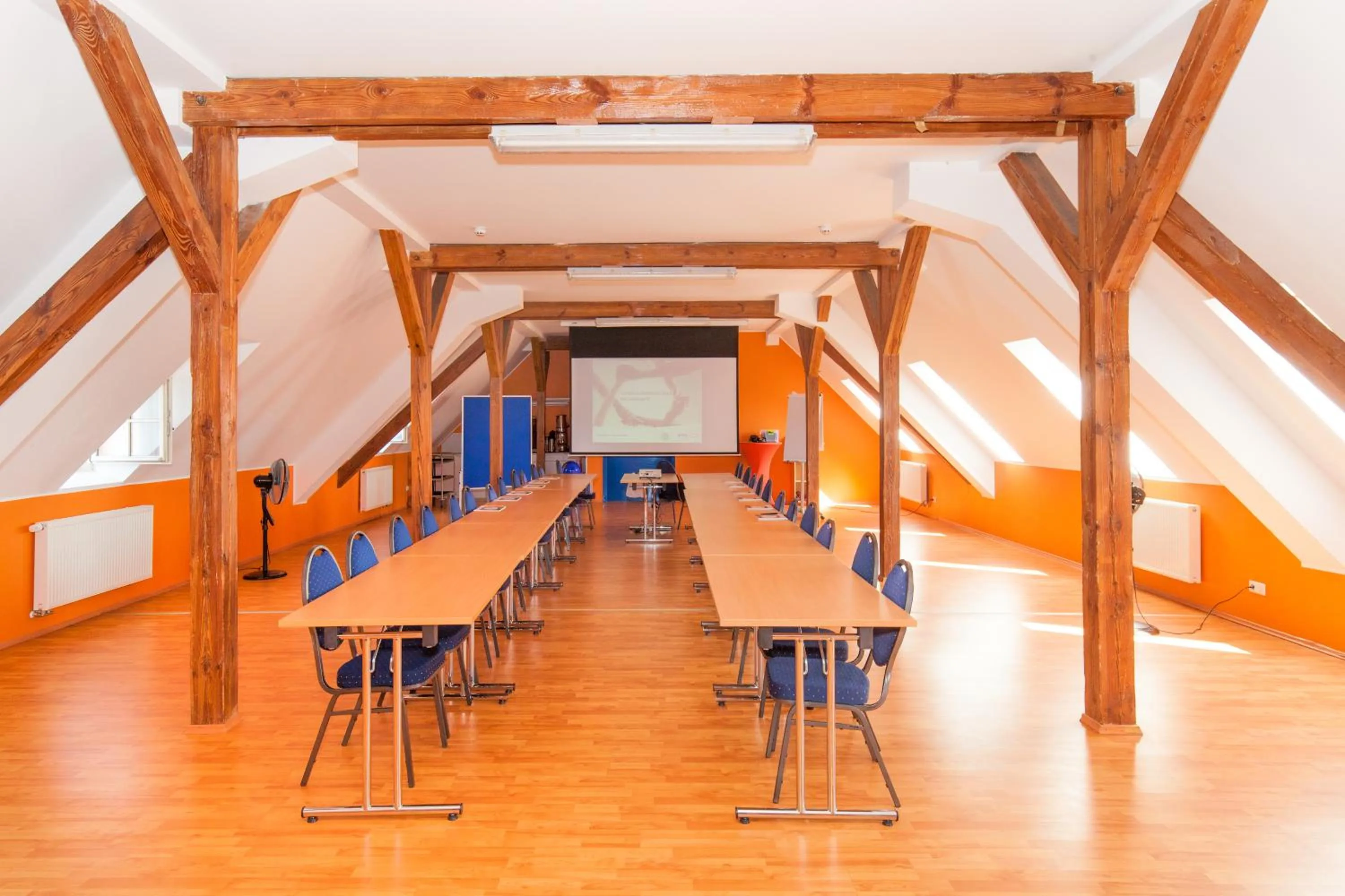 Meeting/conference room in a&o Leipzig Hauptbahnhof
