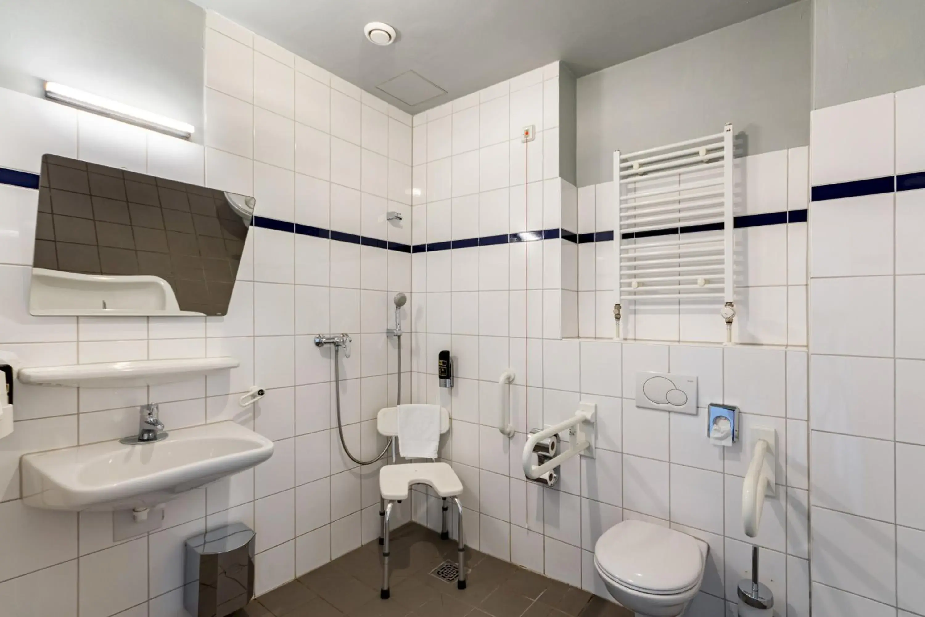 Bathroom in a&o Leipzig Hauptbahnhof Bathroom in a&o Leipzig Hauptbahnhof