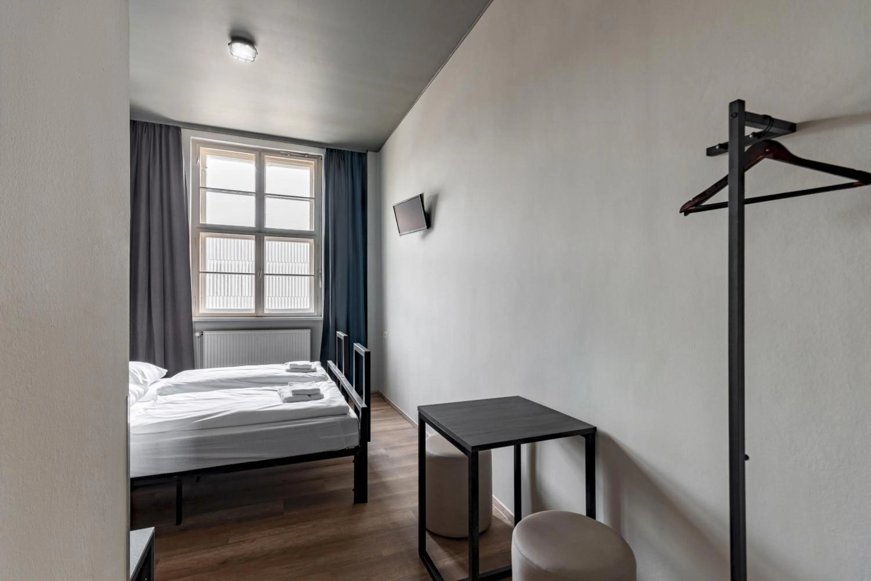 Photo of the whole room, Bed in a&o Leipzig Hauptbahnhof