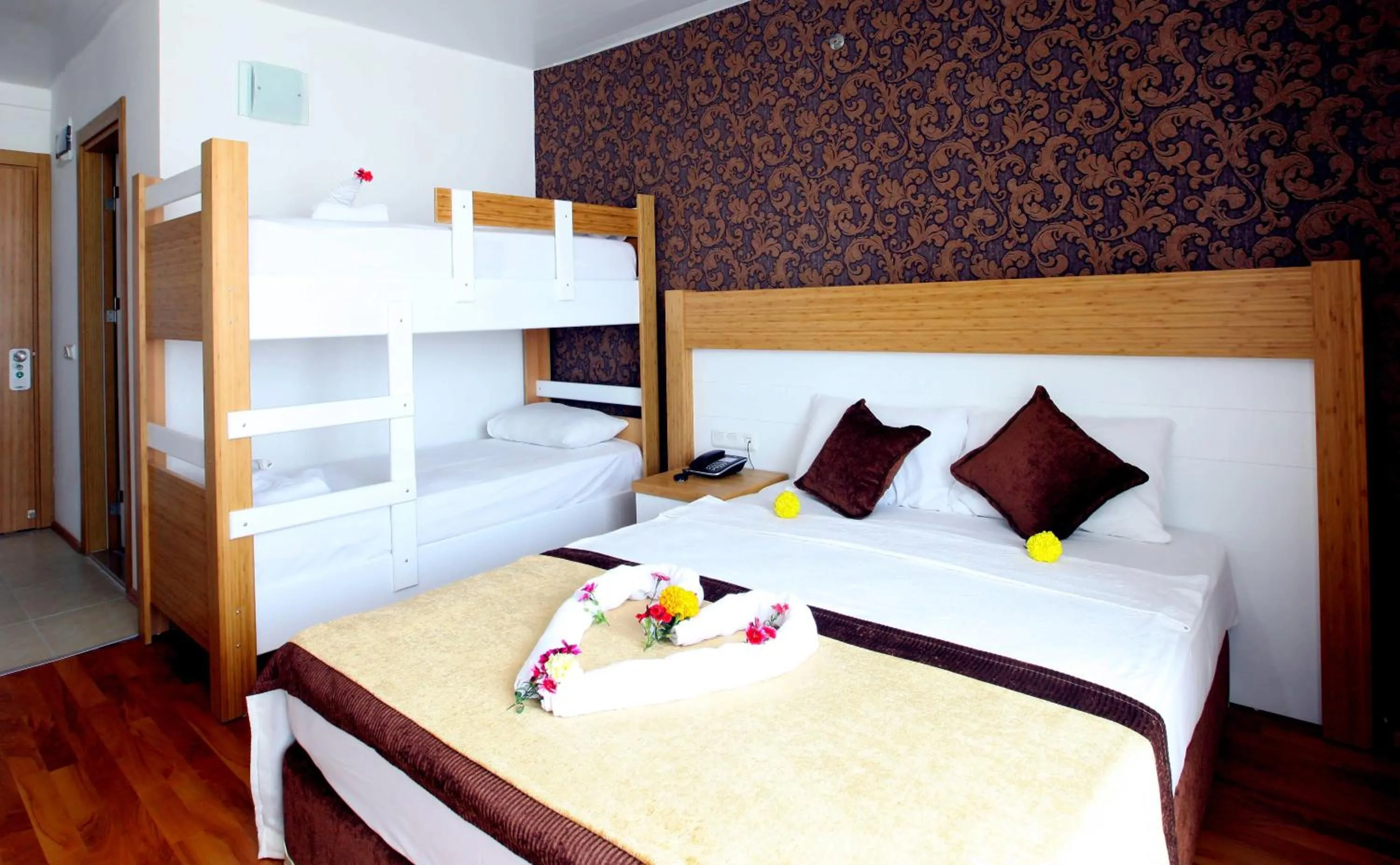 Bed in Eftalia Down Town