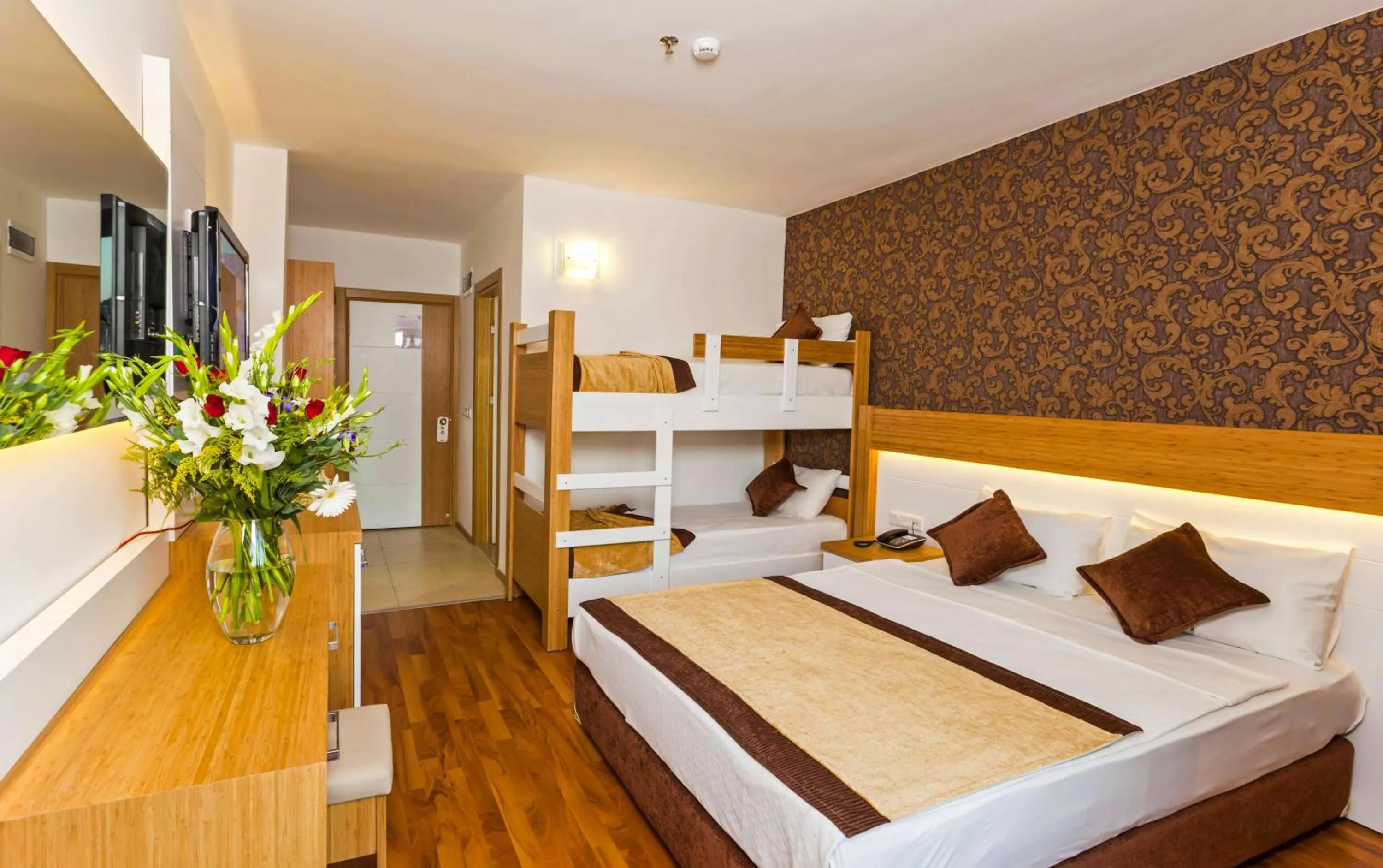 Bed in Eftalia Down Town