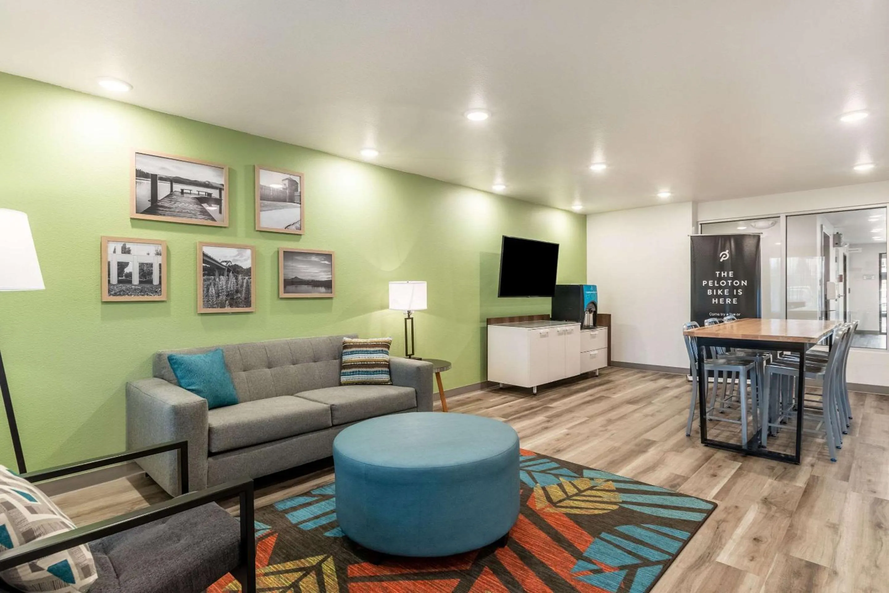 Lobby or reception in WoodSpring Suites Portland Vancouver