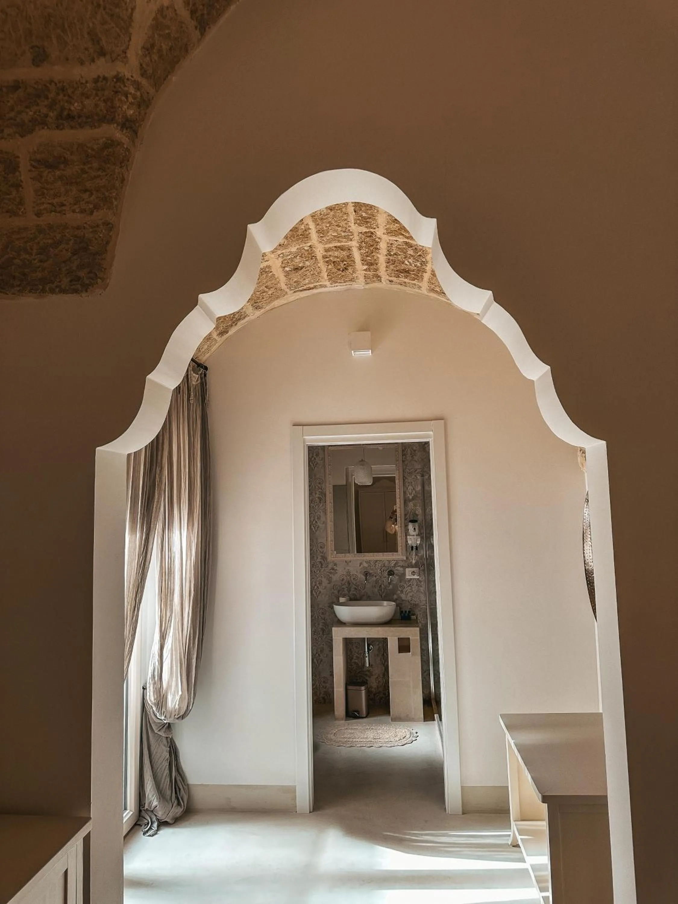 Photo of the whole room, Bed in Palazzo Alma luxury rooms