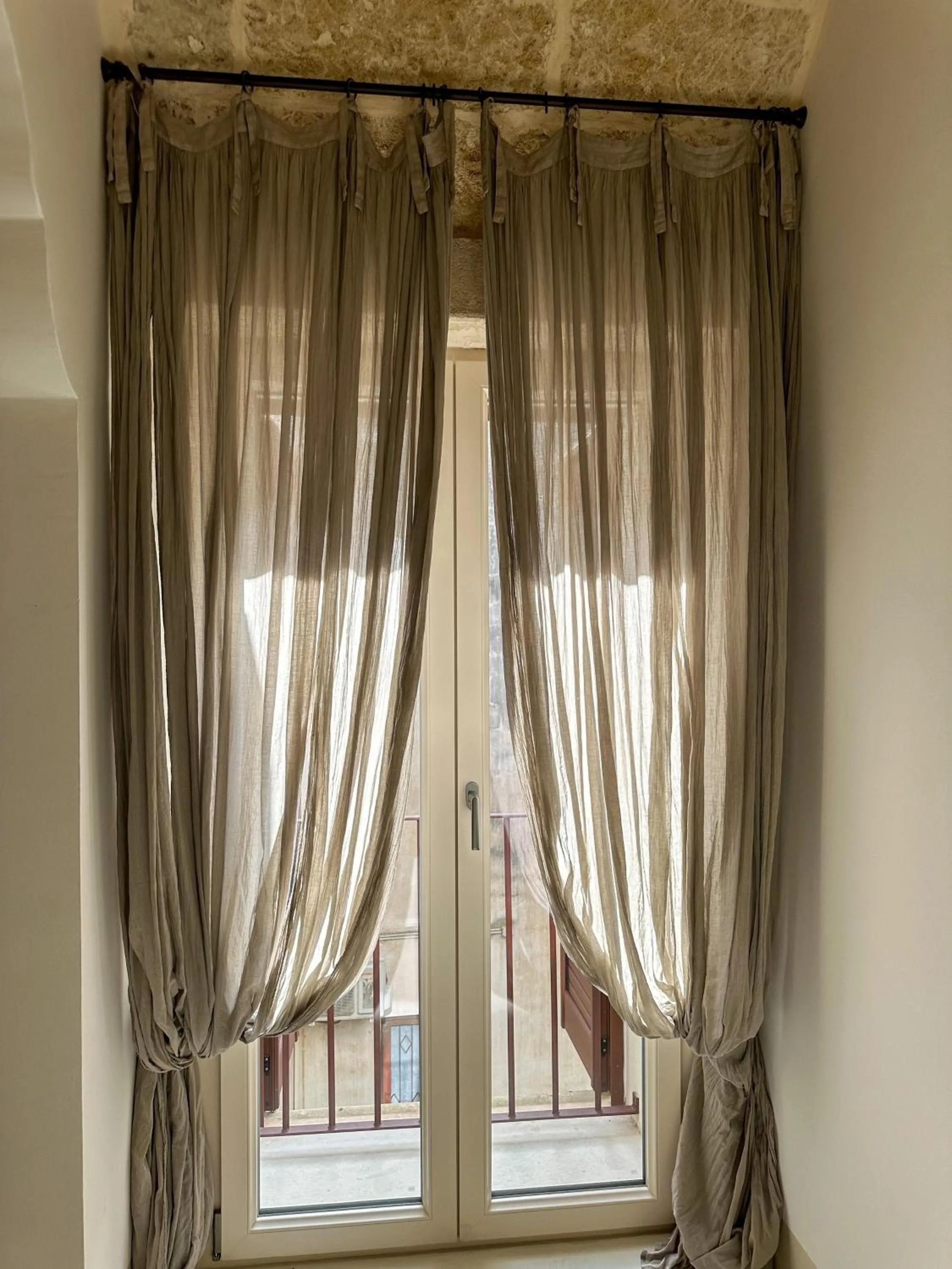 Decorative detail in Palazzo Alma luxury rooms
