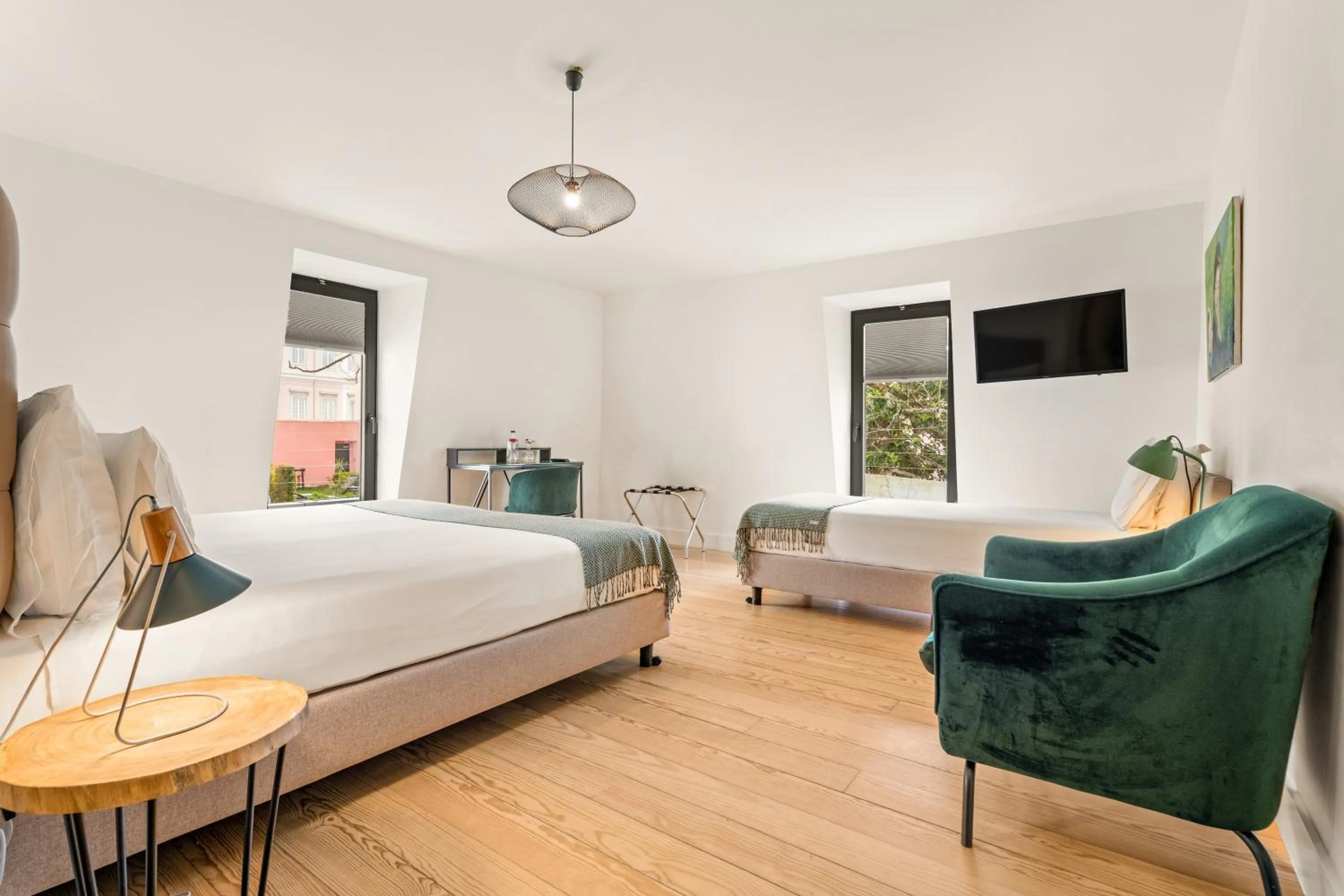 Bedroom, Bed in Jardim da Lapa by Shiadu