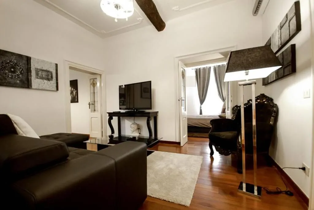 TV and multimedia in Banchi - Classic apartment between Navona and Campo dei Fiori