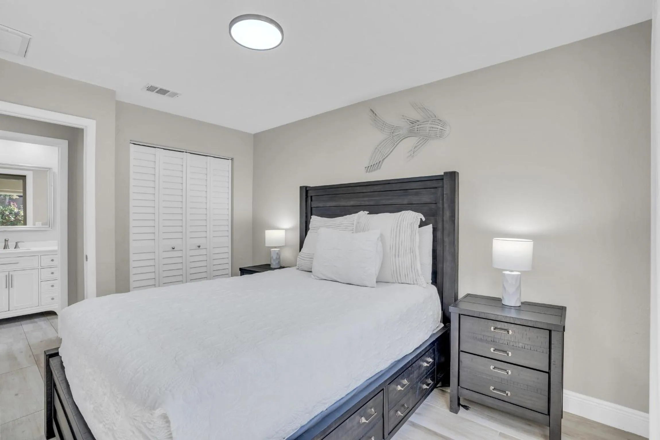 Bed in Relax Poolside & Walk or Bike to the Beach From This Amazing Naples Pool Home!