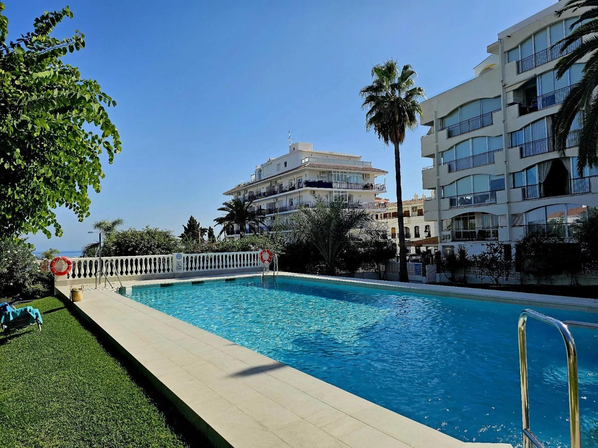 Swimming pool in R1345 Carabeo 1-42, Access to the Beach