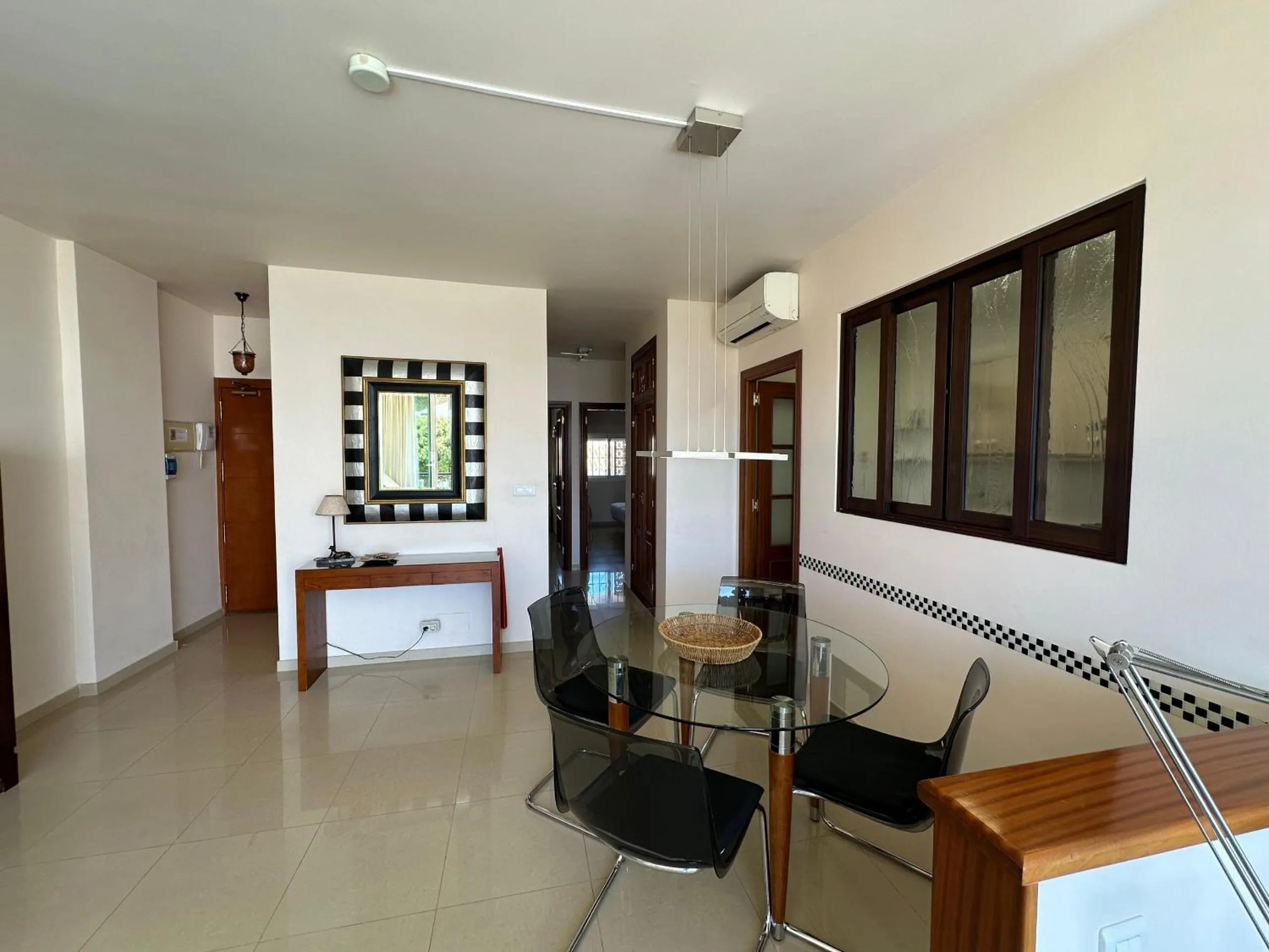 Dining area, Bed in R1345 Carabeo 1-42, Access to the Beach