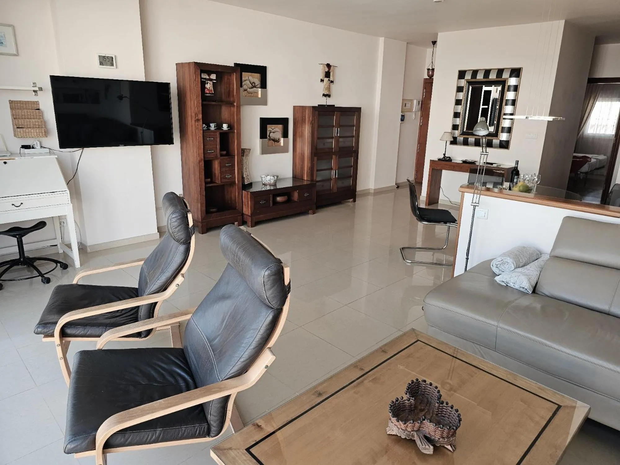 Communal lounge/ TV room in R1345 Carabeo 1-42, Access to the Beach