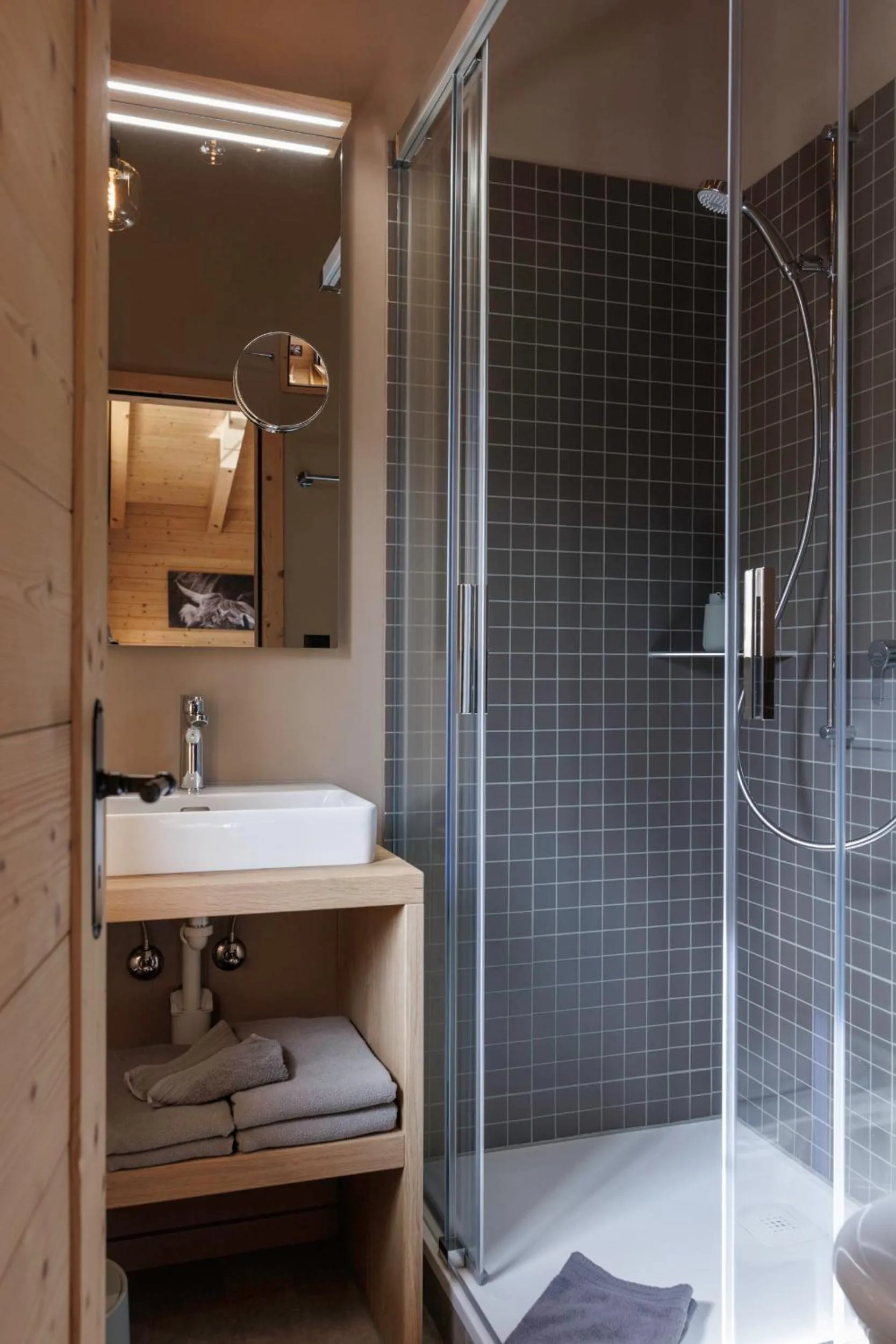 Shower in Hotel-Restaurant Burgseeli