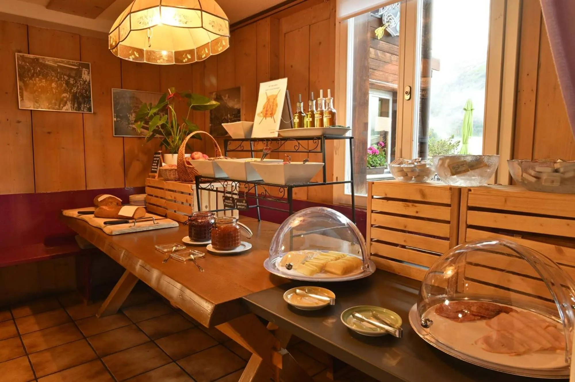 Breakfast in Hotel Alpenblick