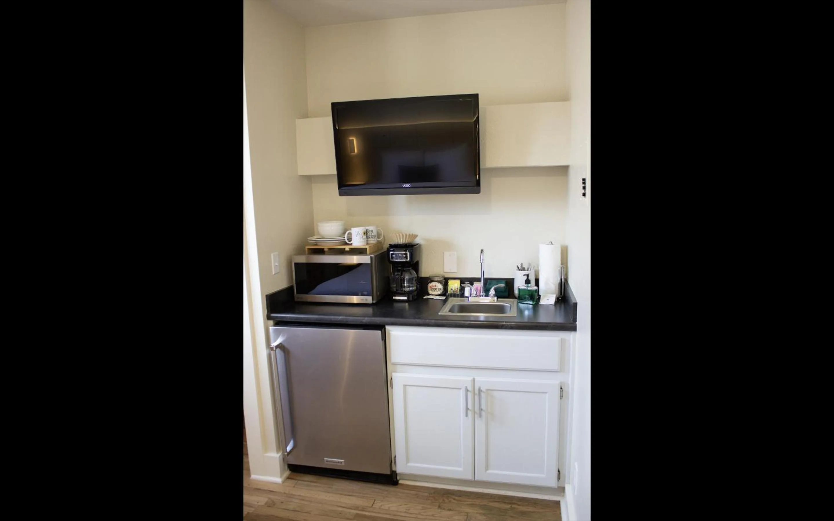 Coffee/tea facilities in Leland House Suites of Durango