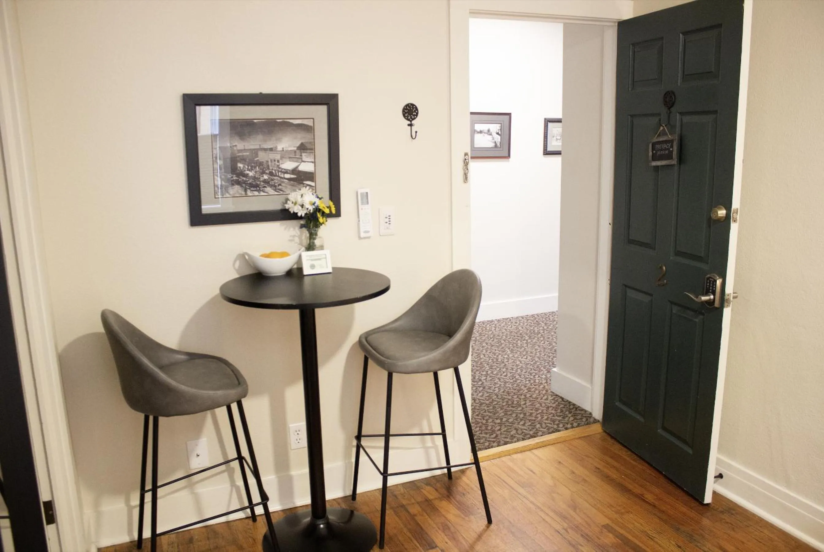 Dining area in Leland House Suites of Durango