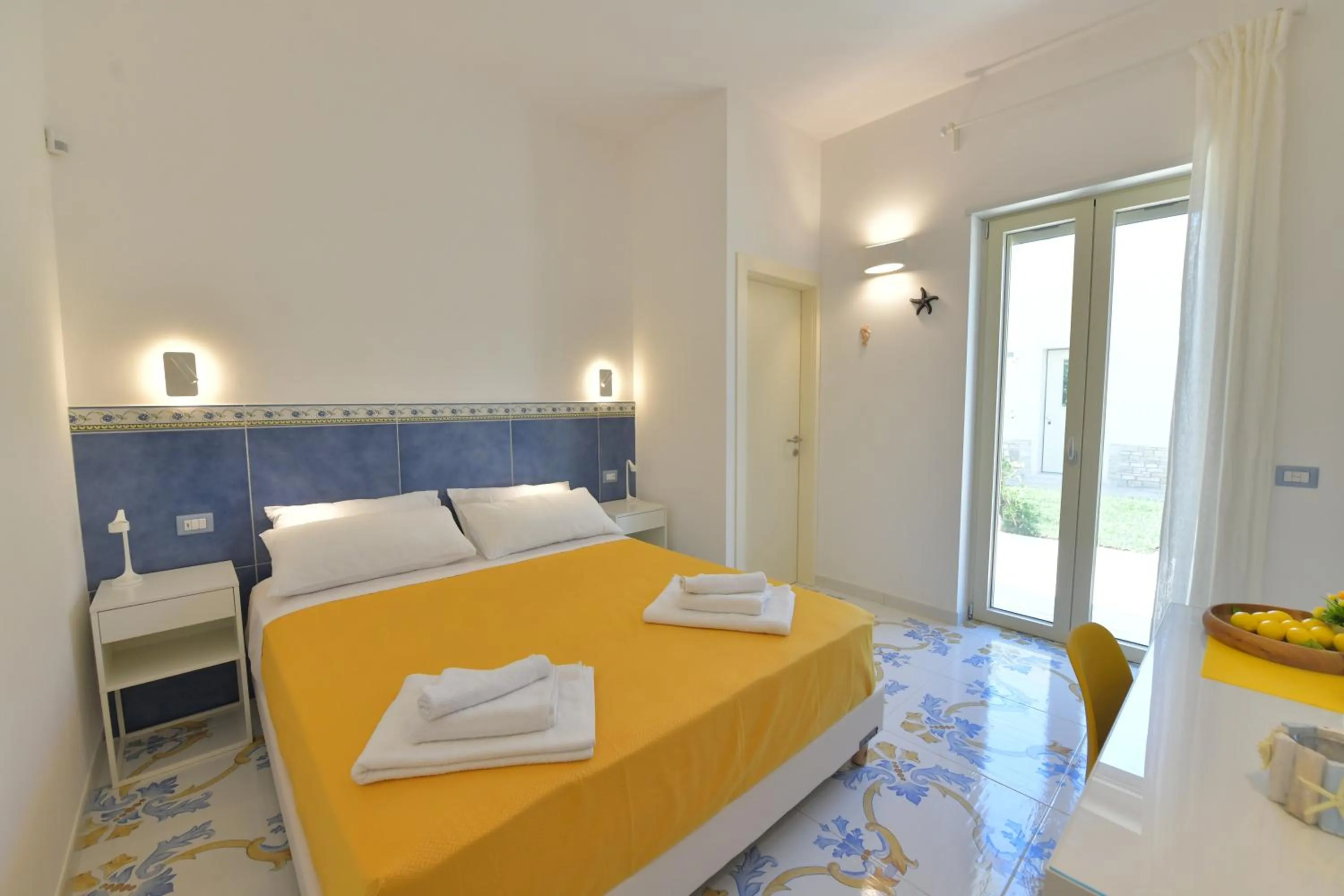 Photo of the whole room in Acquadamare B&B