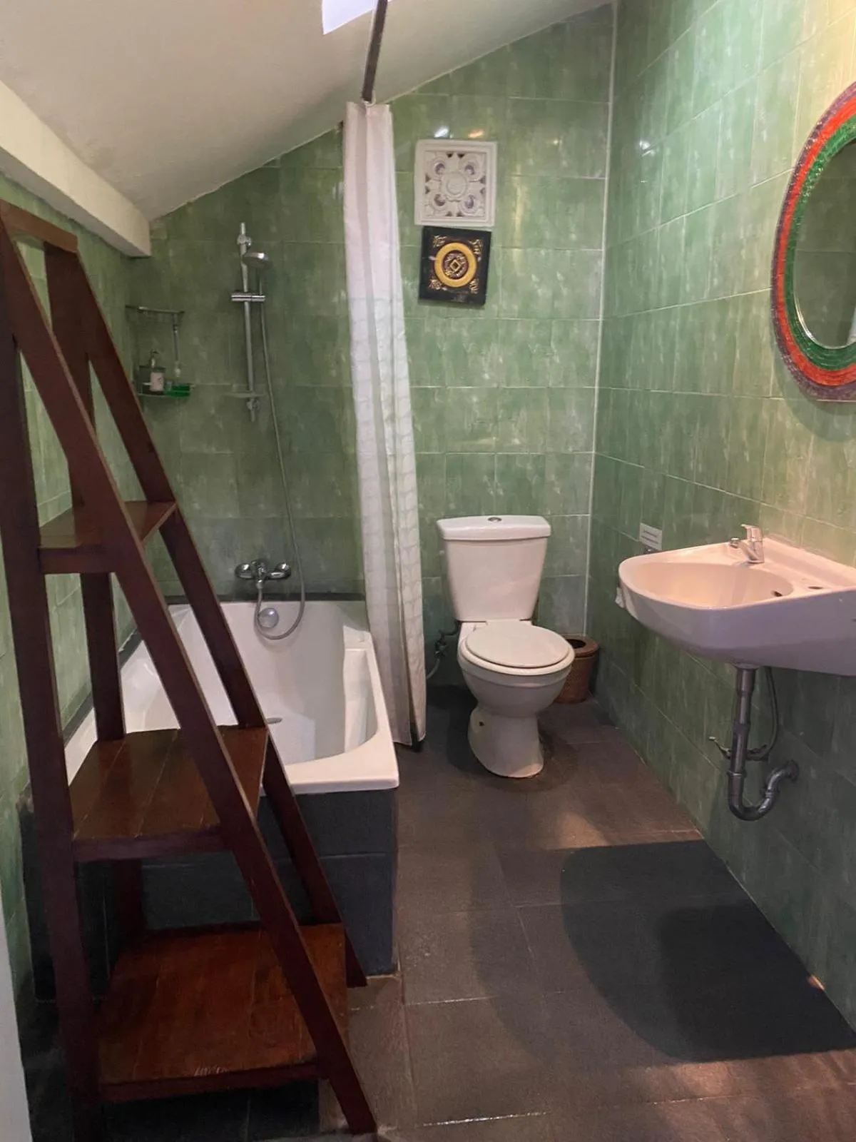 Deluxe Double Room in Taman Lituhayu Cottages