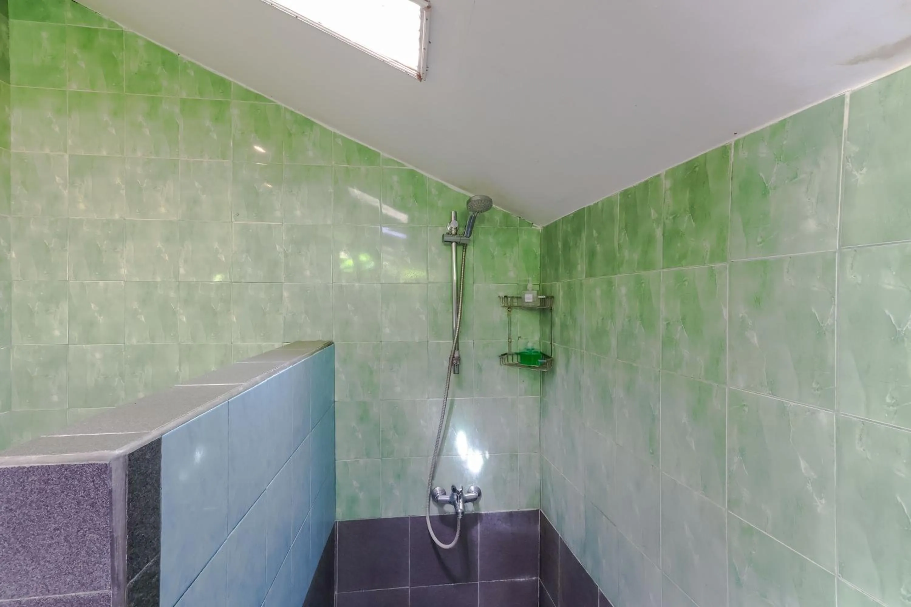 Shower in Taman Lituhayu Cottages Ubud
