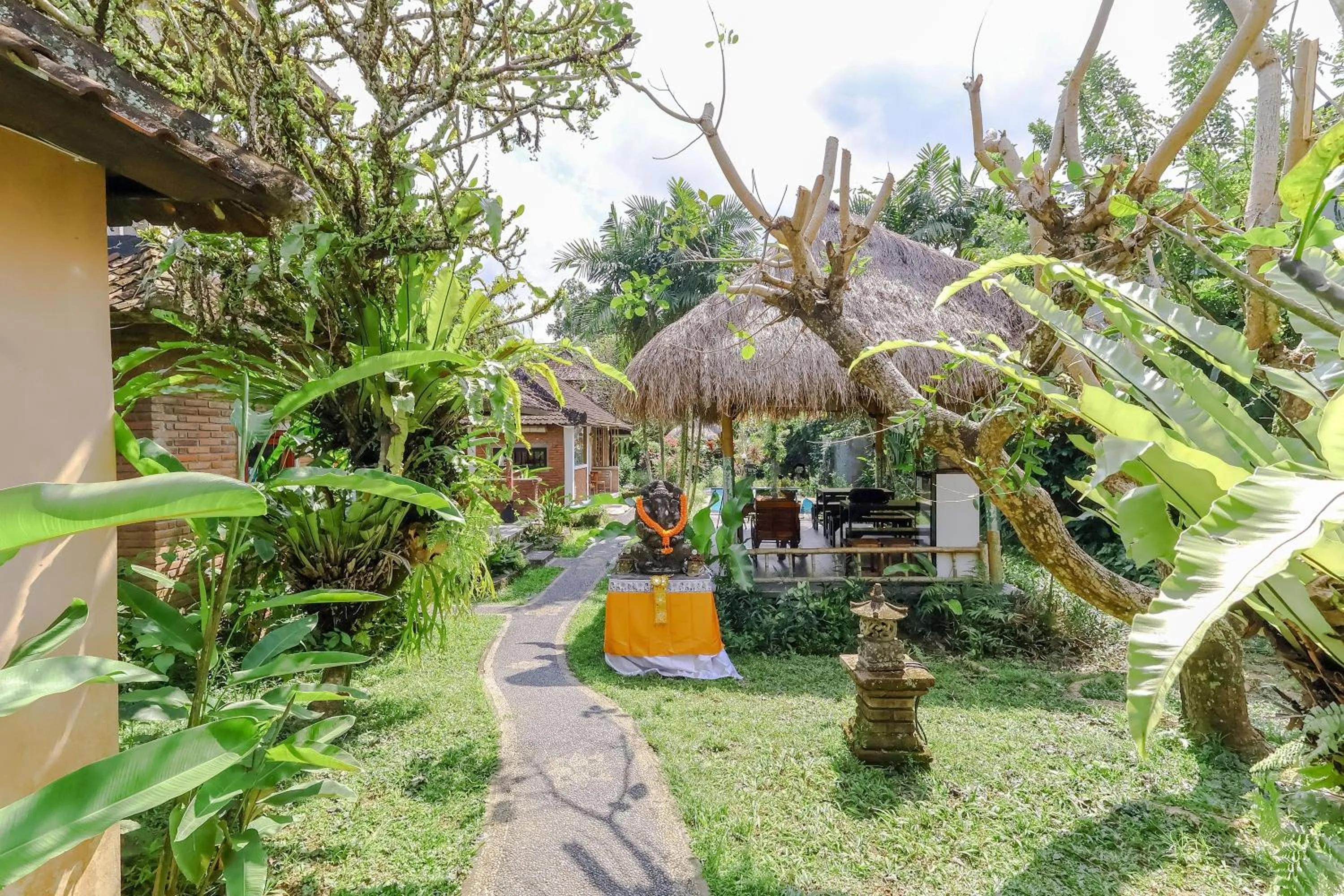Garden view in Taman Lituhayu Cottages Ubud
