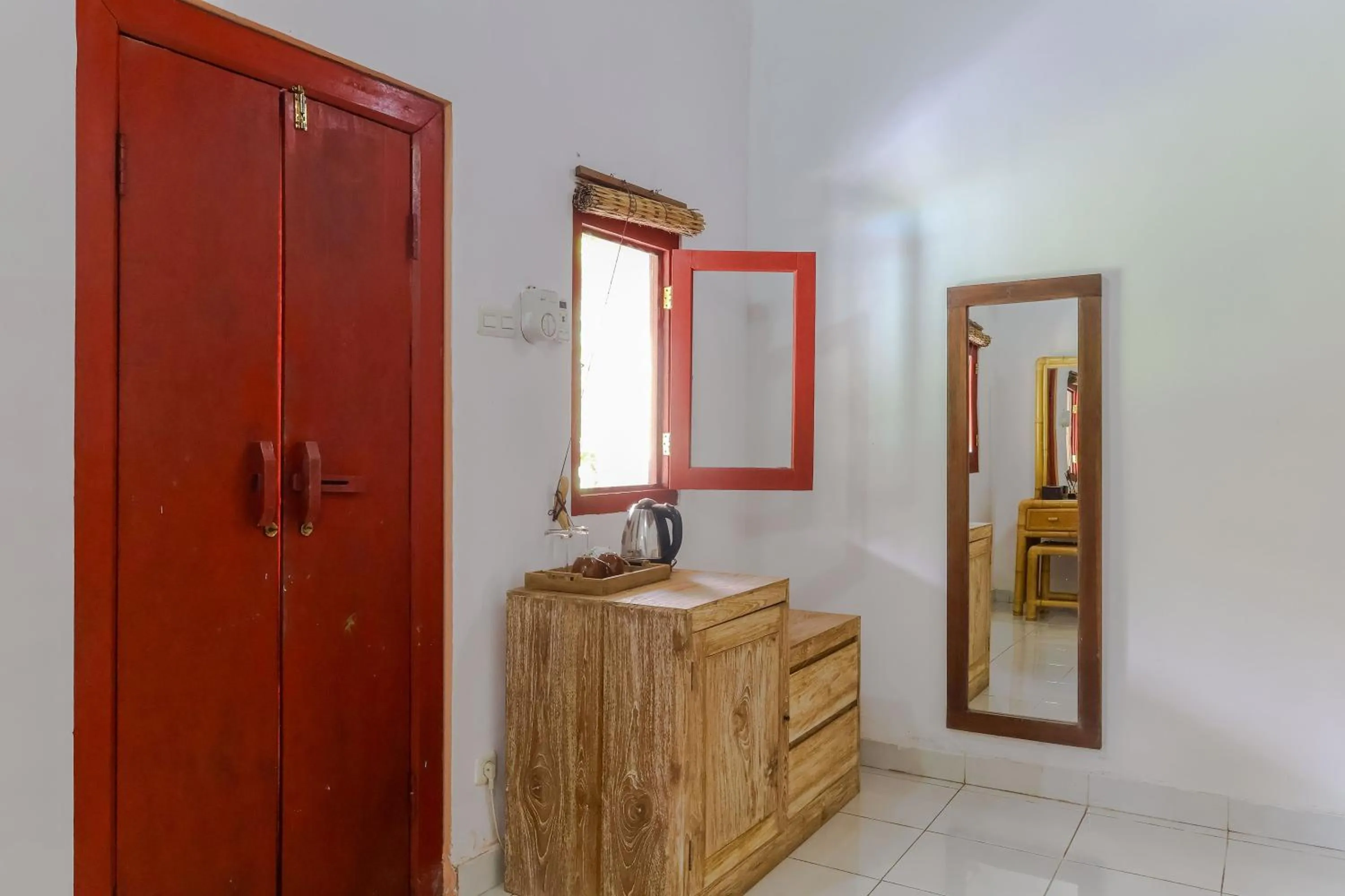 wardrobe in Taman Lituhayu Cottages Ubud