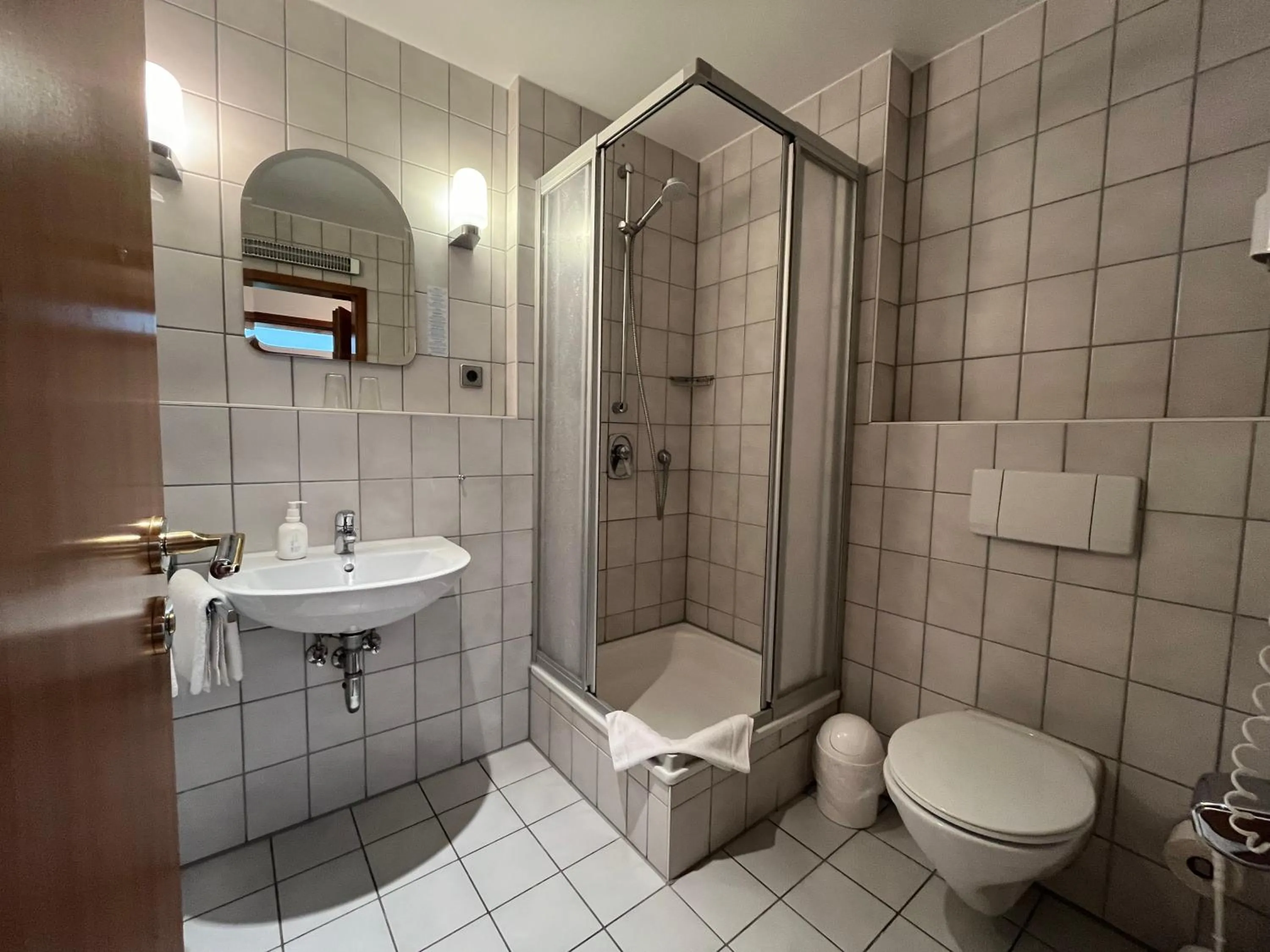 Shower in Hotel Liszt