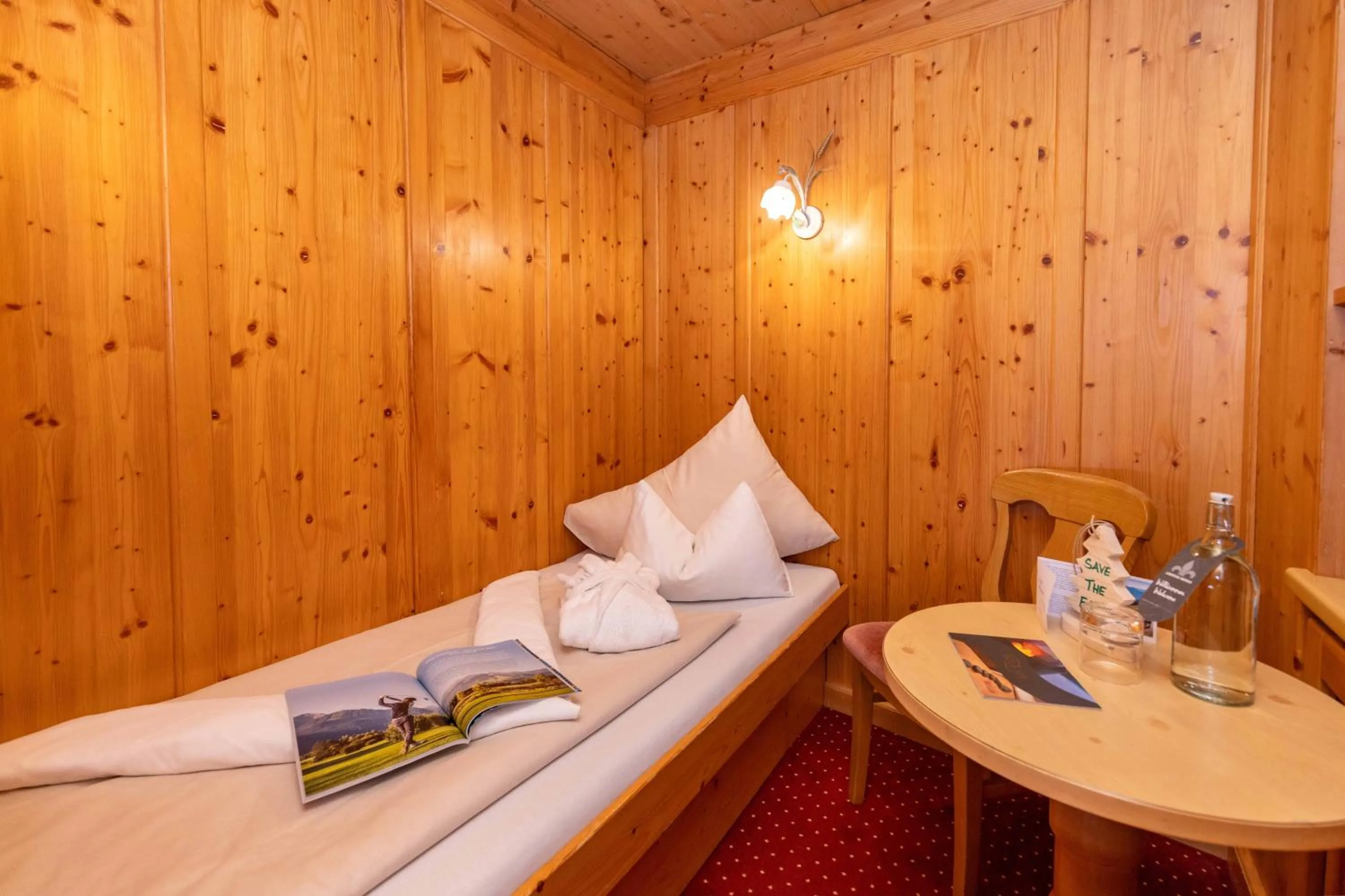 Photo of the whole room, Bed in Der Schütthof