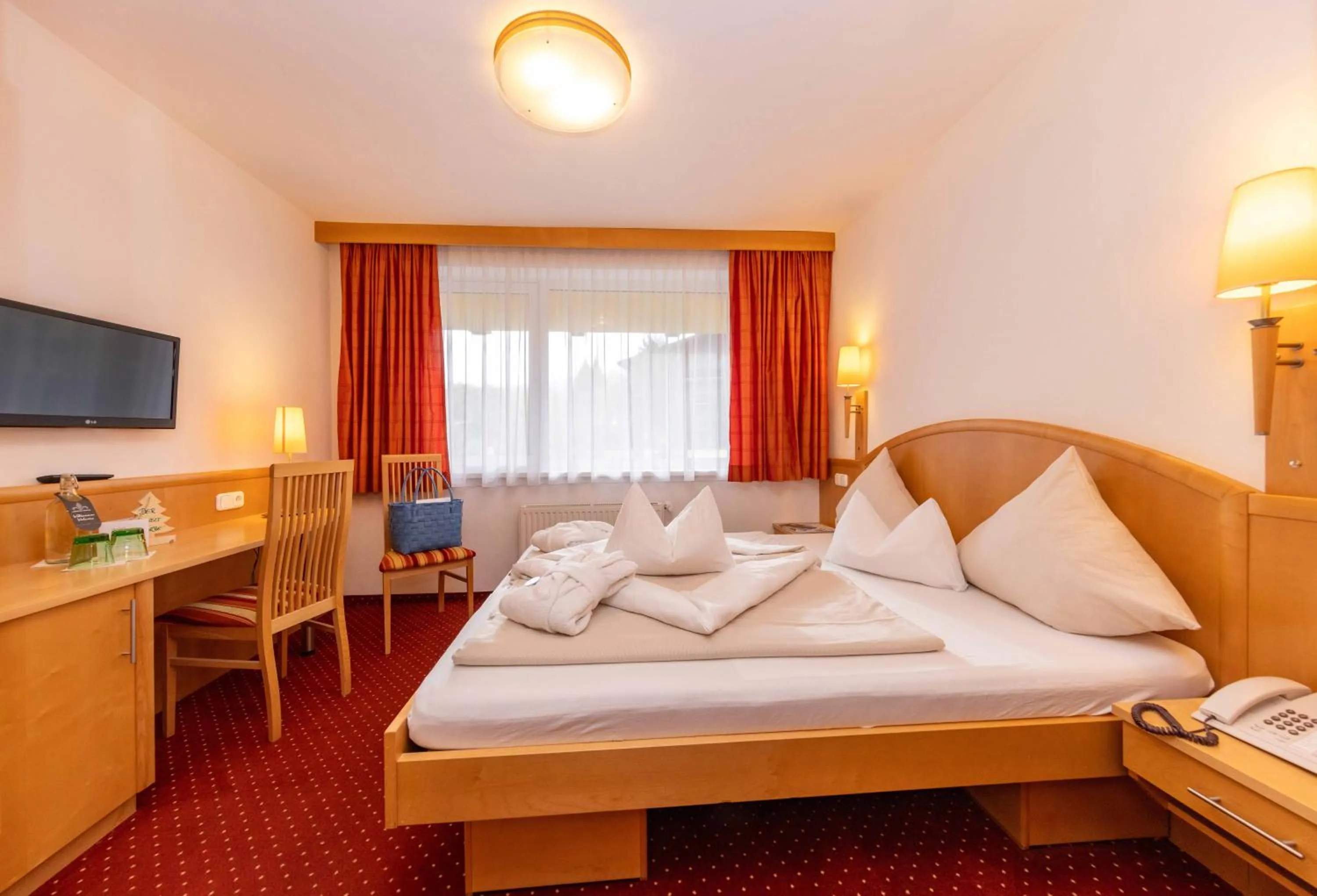 Photo of the whole room, Bed in Der Schütthof