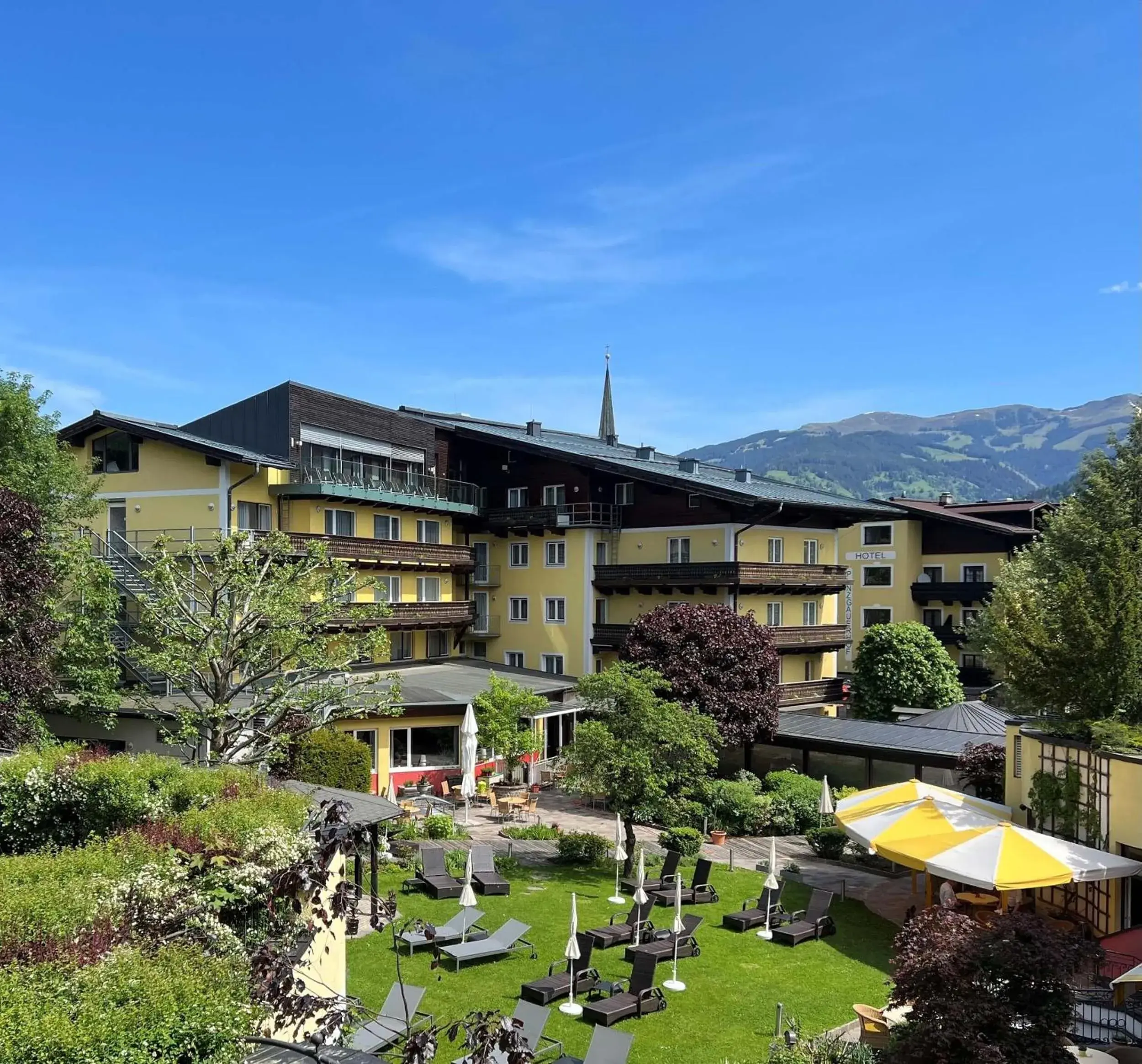 Property building in Der Schütthof Property building in Der Schütthof