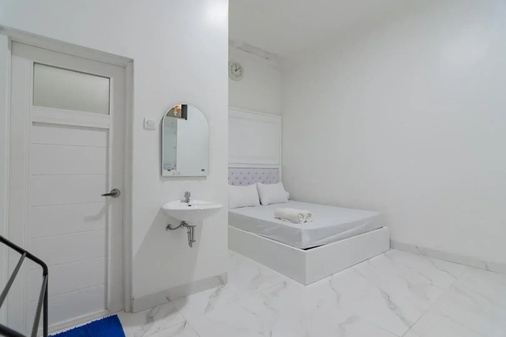 Bathroom in Family Homestay Syariah Cirebon Mitra RedDoorz Bathroom in Family Homestay Syariah Cirebon Mitra RedDoorz