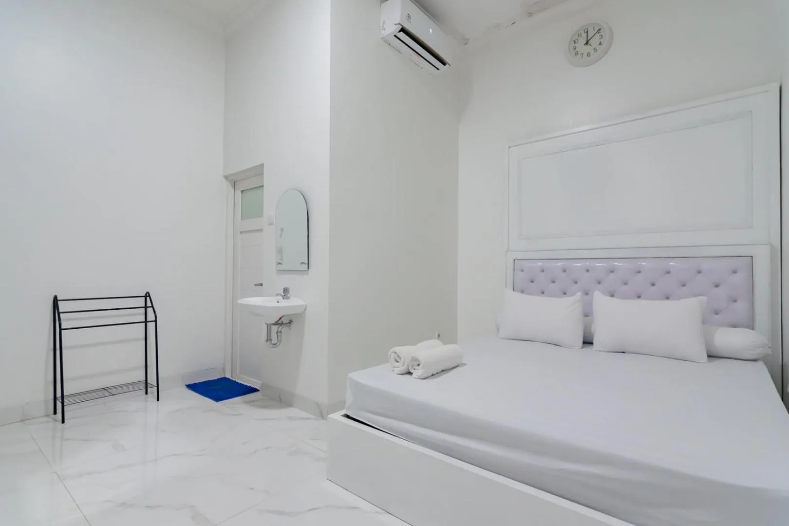 Family Homestay Syariah Cirebon Mitra RedDoorz