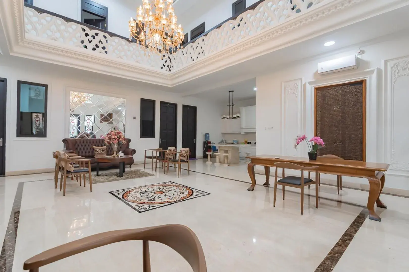 Facade/entrance in Family Homestay Syariah Cirebon Mitra RedDoorz Facade/entrance in Family Homestay Syariah Cirebon Mitra RedDoorz