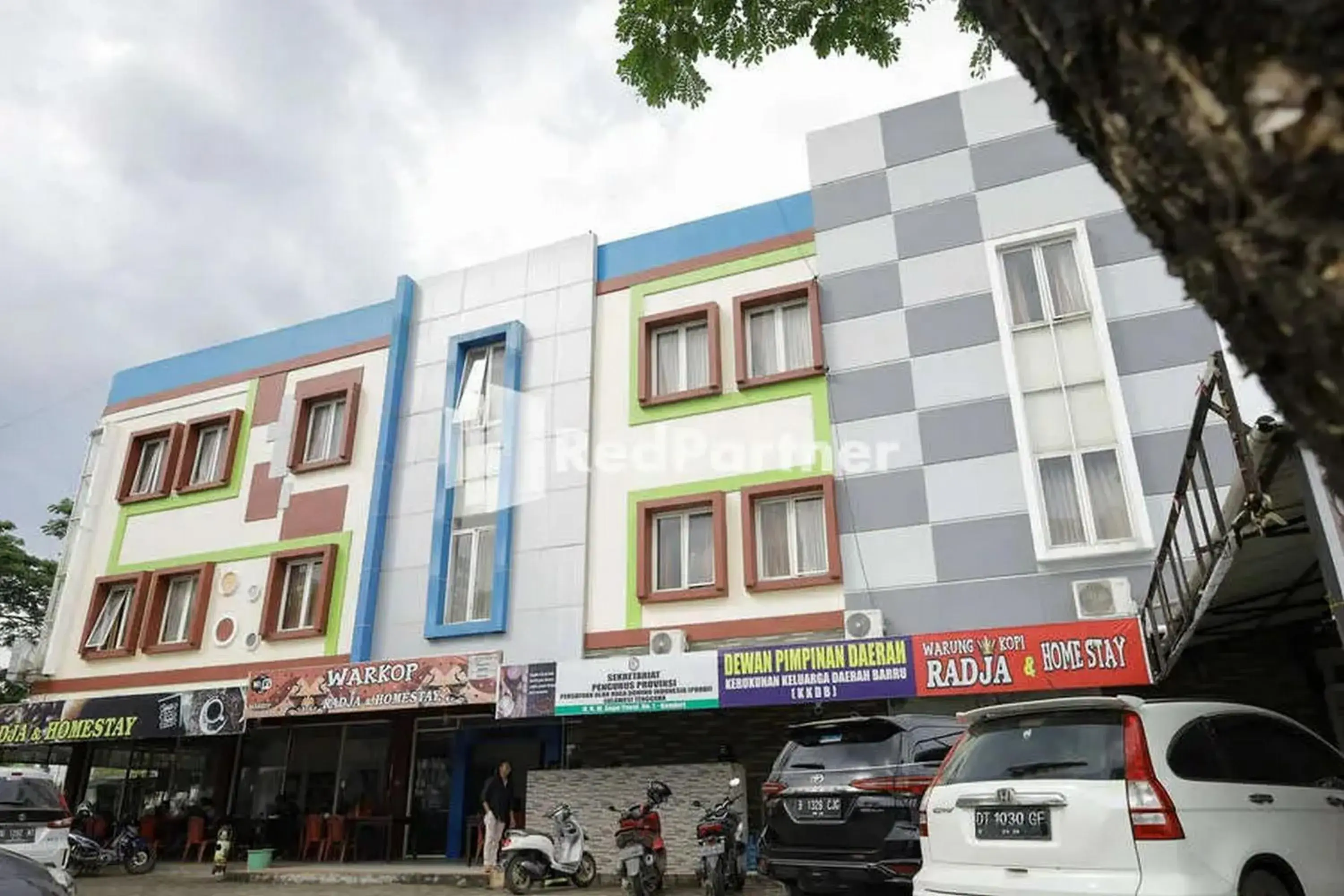 Property building in Radja Homestay Kendari RedPartner Property building in Radja Homestay Kendari RedPartner