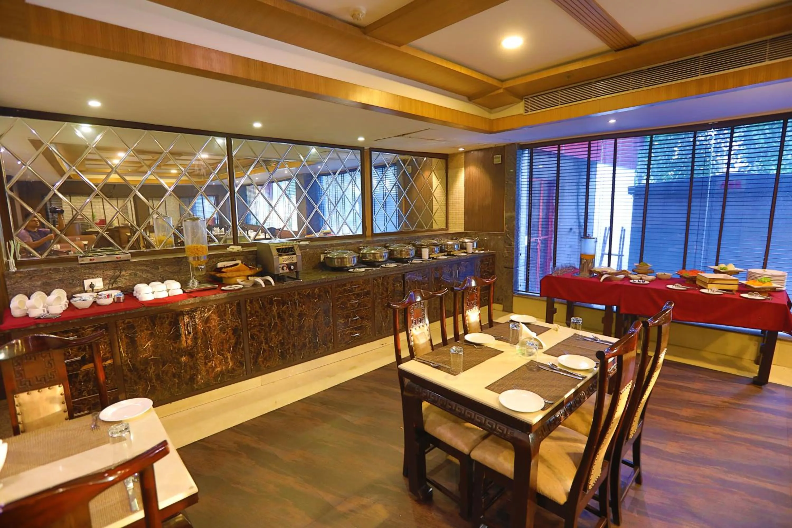 Restaurant/places to eat in HOTEL PITRASHISH PRIDE IGI Intl AIRPORT DELHI