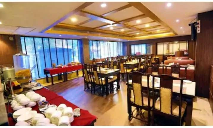 Restaurant/places to eat in HOTEL PITRASHISH PRIDE IGI Intl AIRPORT DELHI