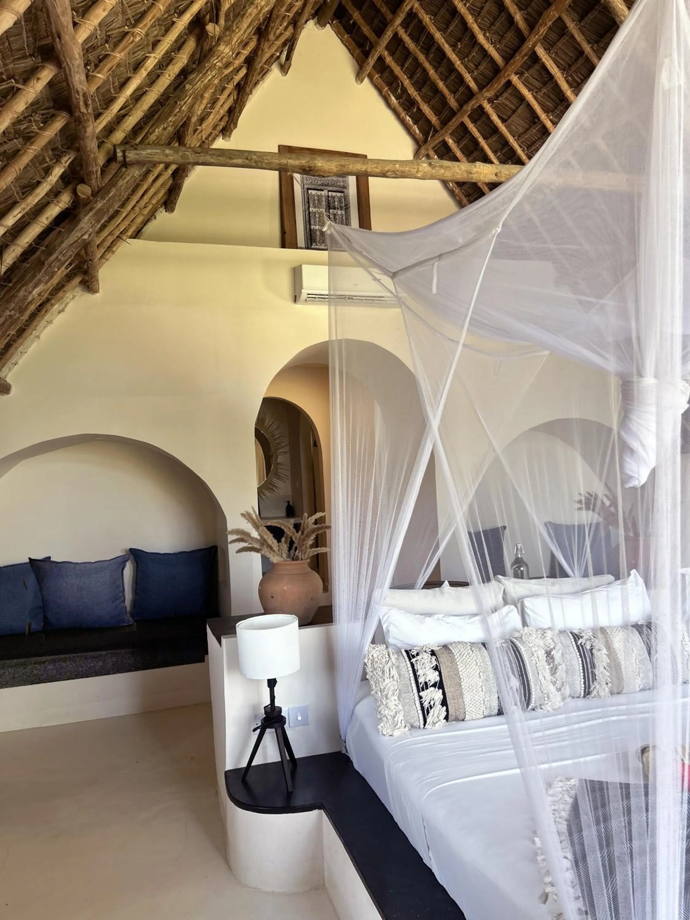 Bed in Kuwa Zanzibar