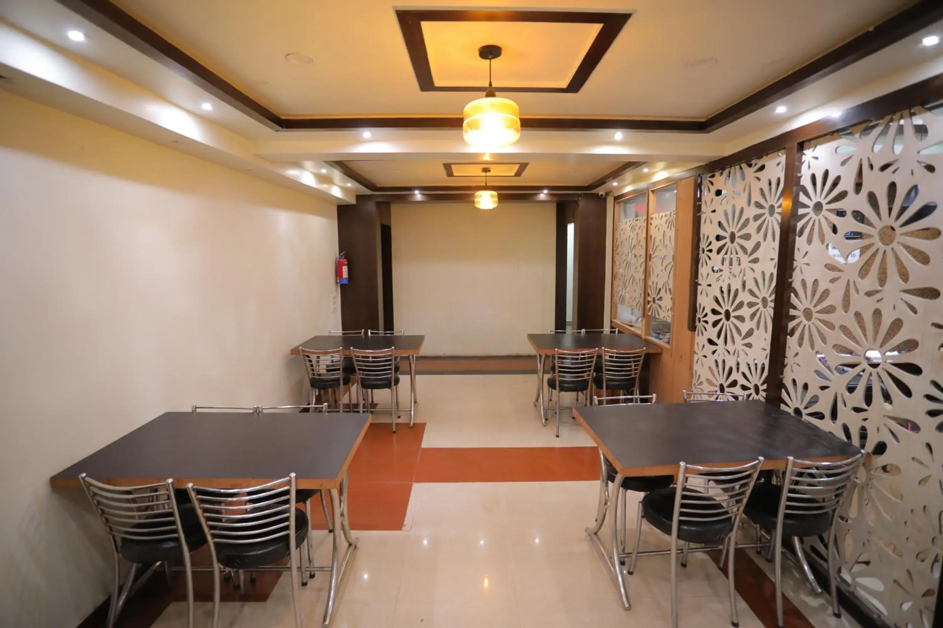 Restaurant/places to eat in Hotel Marygold By The Golden Taj Group & Hotels Restaurant/places to eat in Hotel Marygold By The Golden Taj Group & Hotels