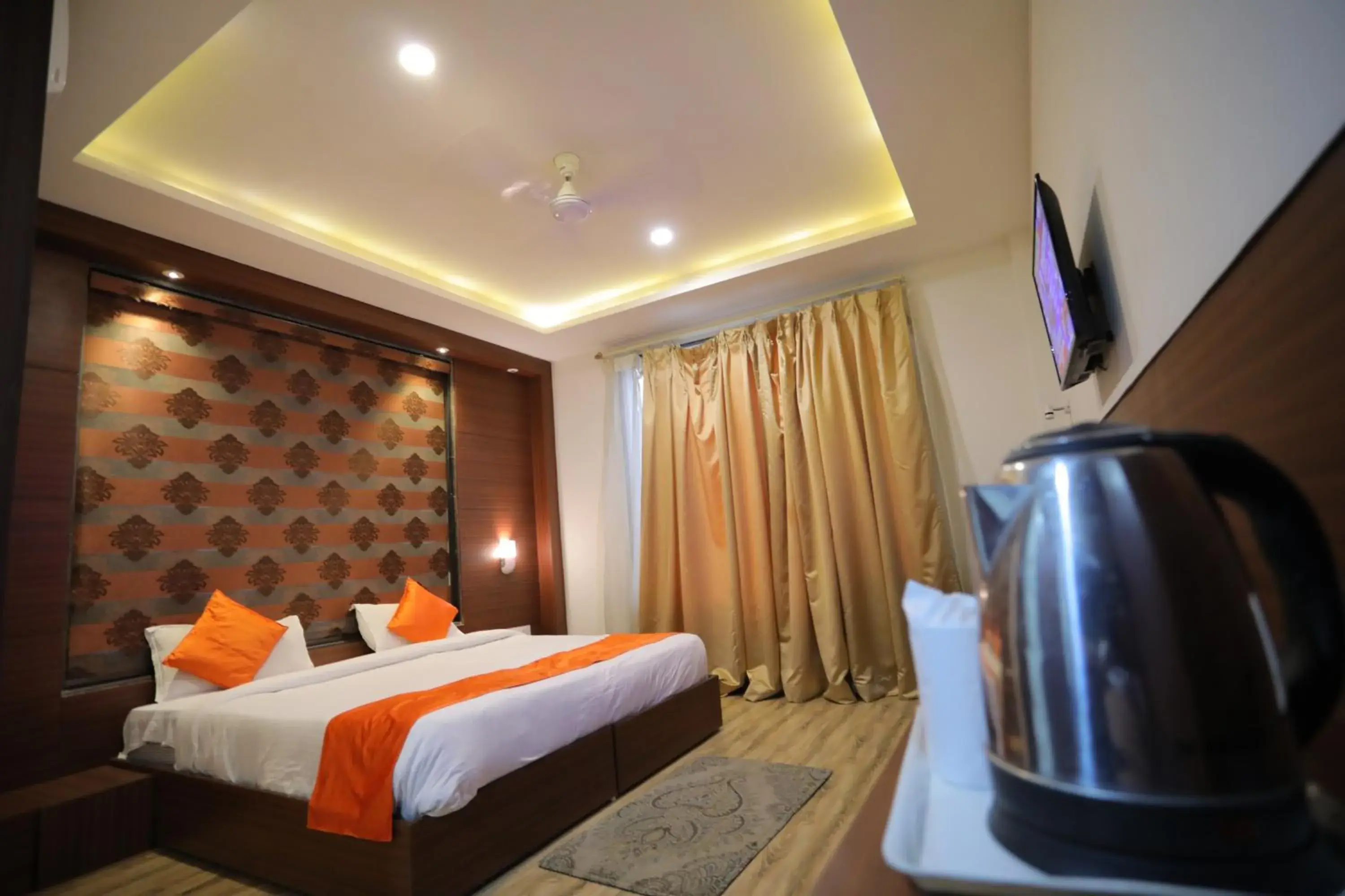 Coffee/tea facilities, Bed in Hotel Marygold By The Golden Taj Group & Hotels Coffee/tea facilities, Bed in Hotel Marygold By The Golden Taj Group & Hotels