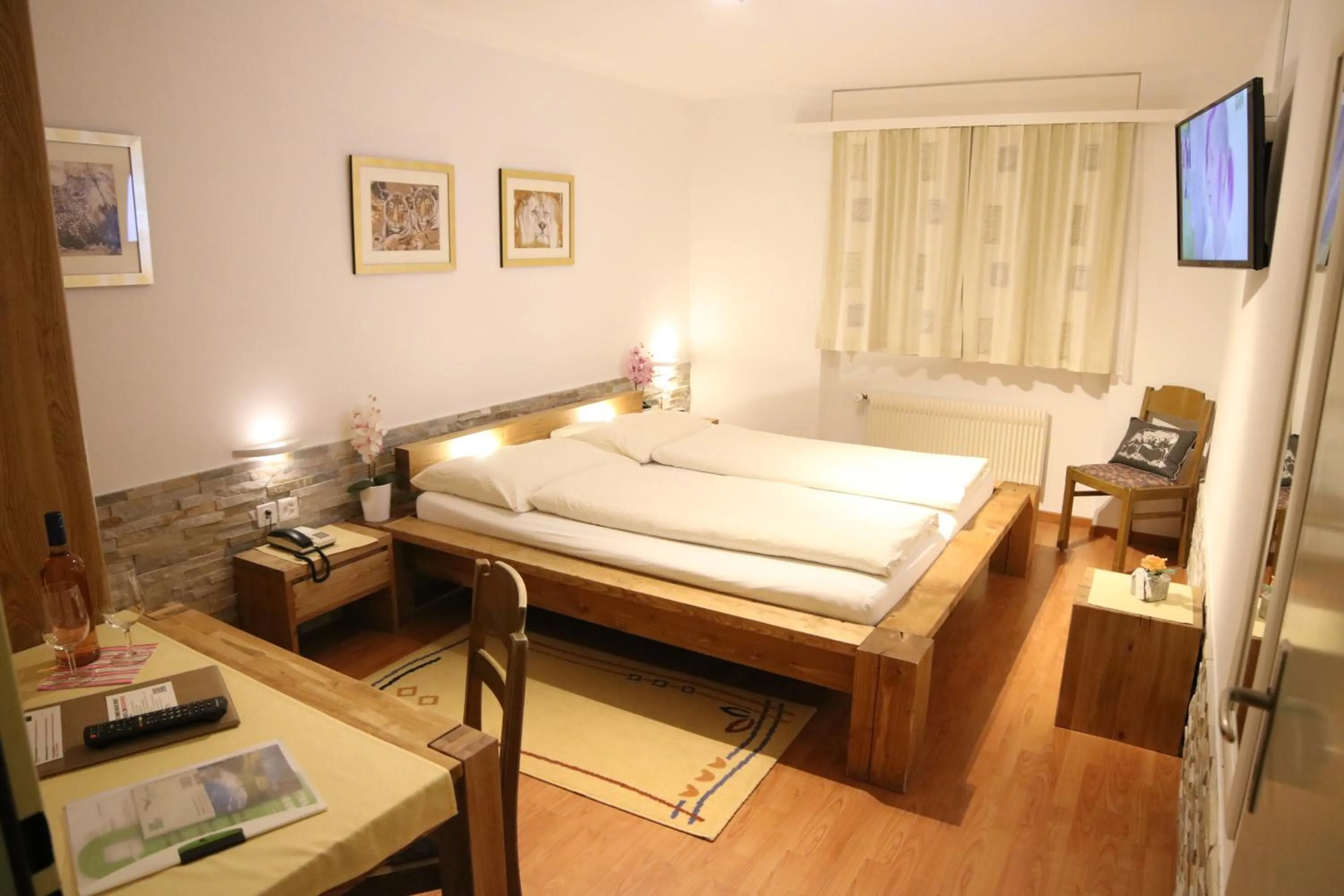 Photo of the whole room, Bed in Hotel Paradis-Leukerbad-Therme