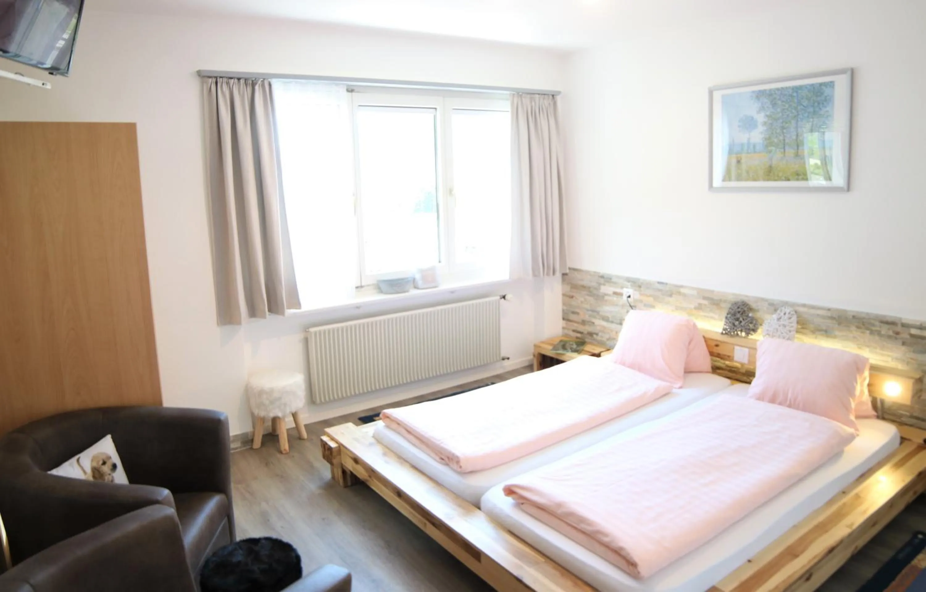 Bedroom, Bed in Hotel Paradis-Leukerbad-Therme