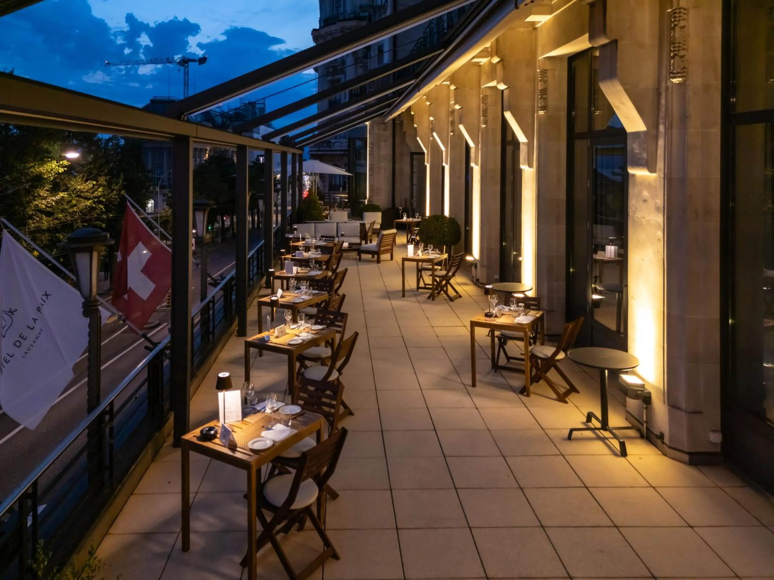 Patio in Hôtel de la Paix Lausanne