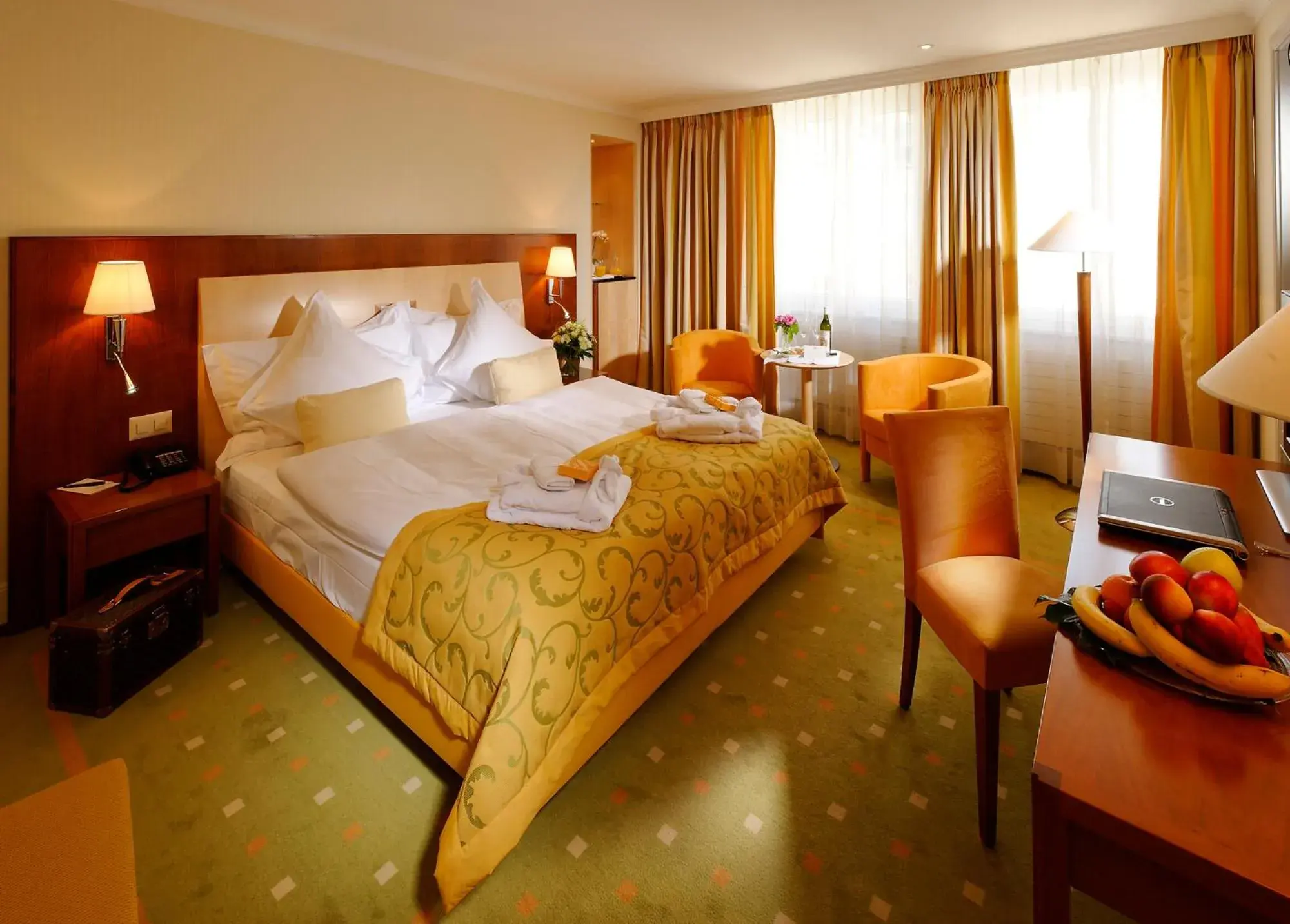 Bedroom, Bed in Hôtel de la Paix Lausanne Bedroom, Bed in Hôtel de la Paix Lausanne