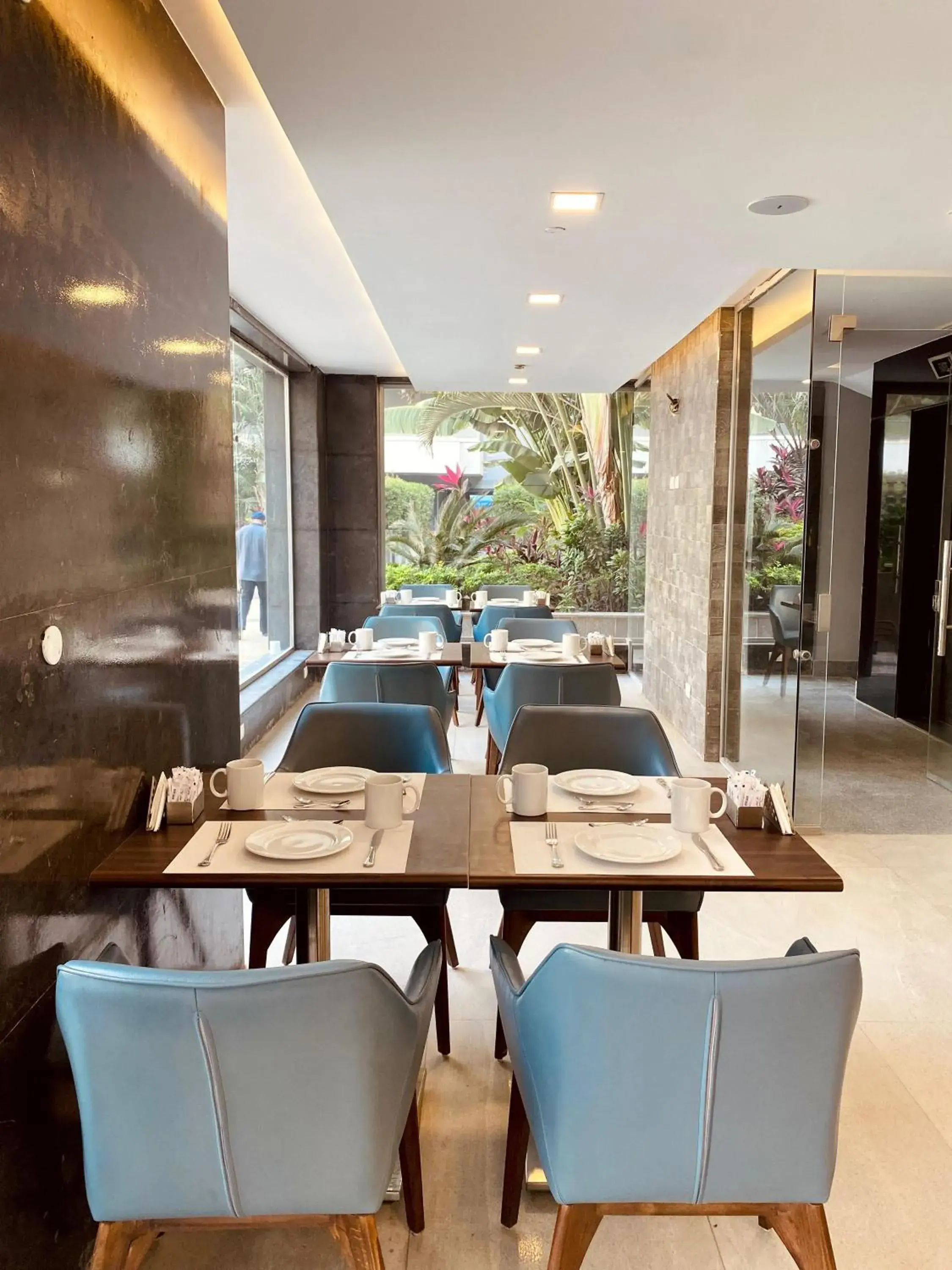 Restaurant/places to eat in Ocean Blue Studios Restaurant/places to eat in Ocean Blue Studios