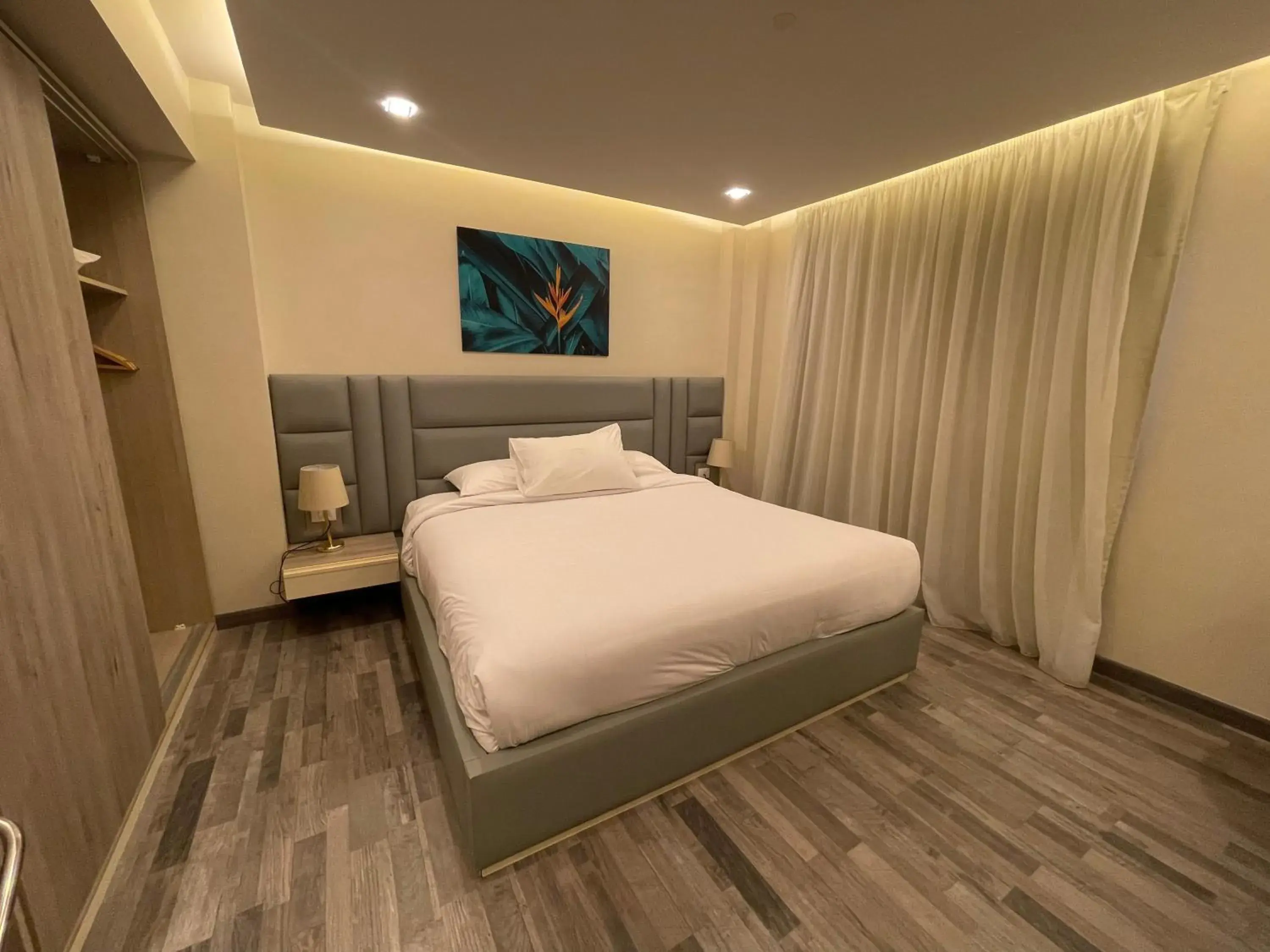 Family Studio in Ocean Blue Studios Family Studio in Ocean Blue Studios